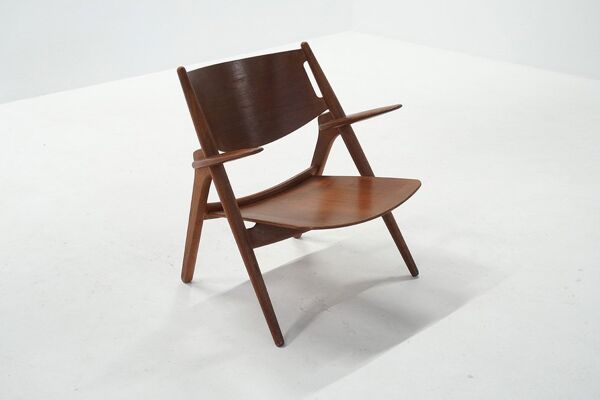 Fauteuil Sawbuck CH28 par Hans J. Wegner pour Carl Hansen, années 1960.