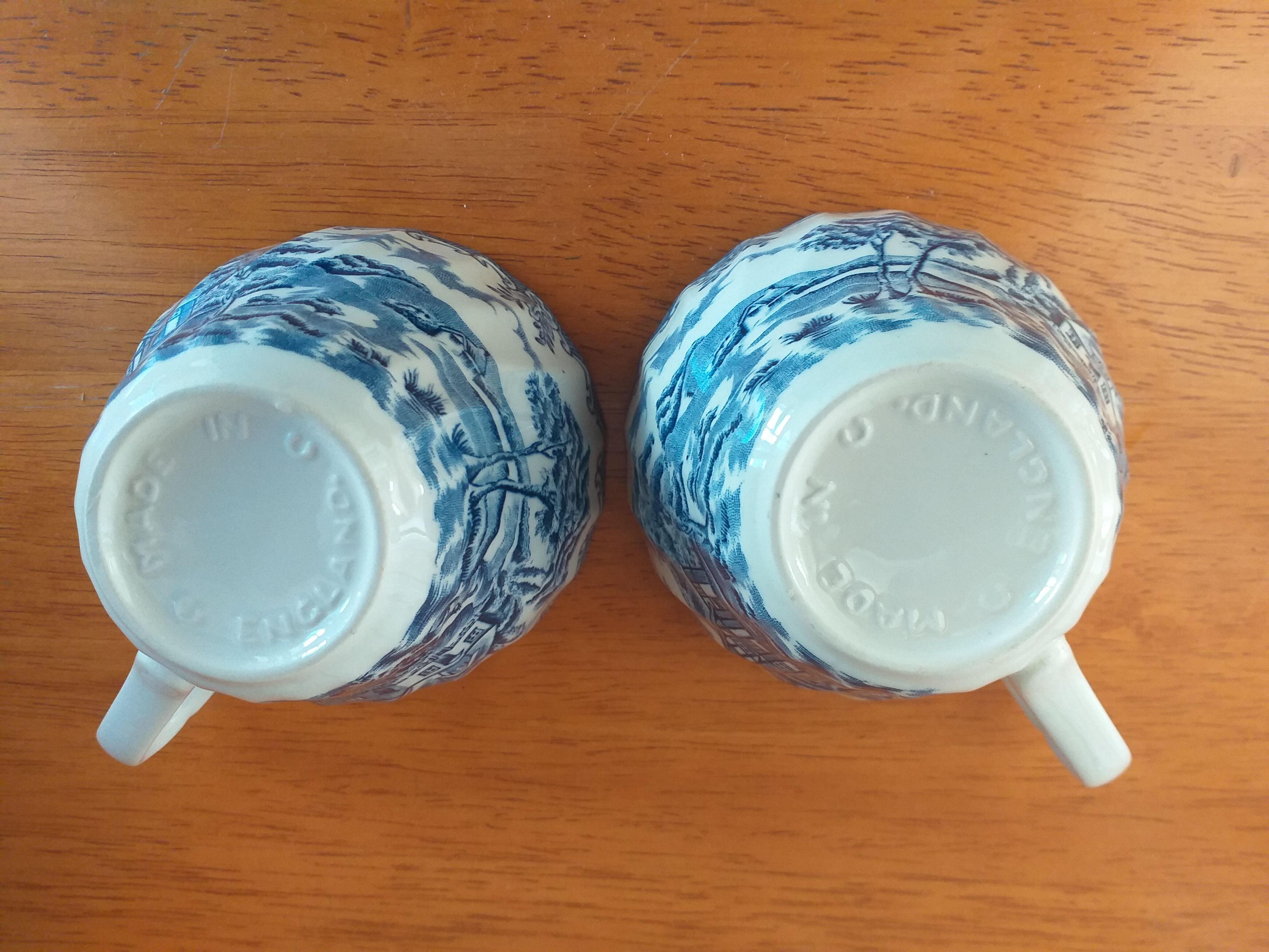 Set of 2 cups coffee/tea