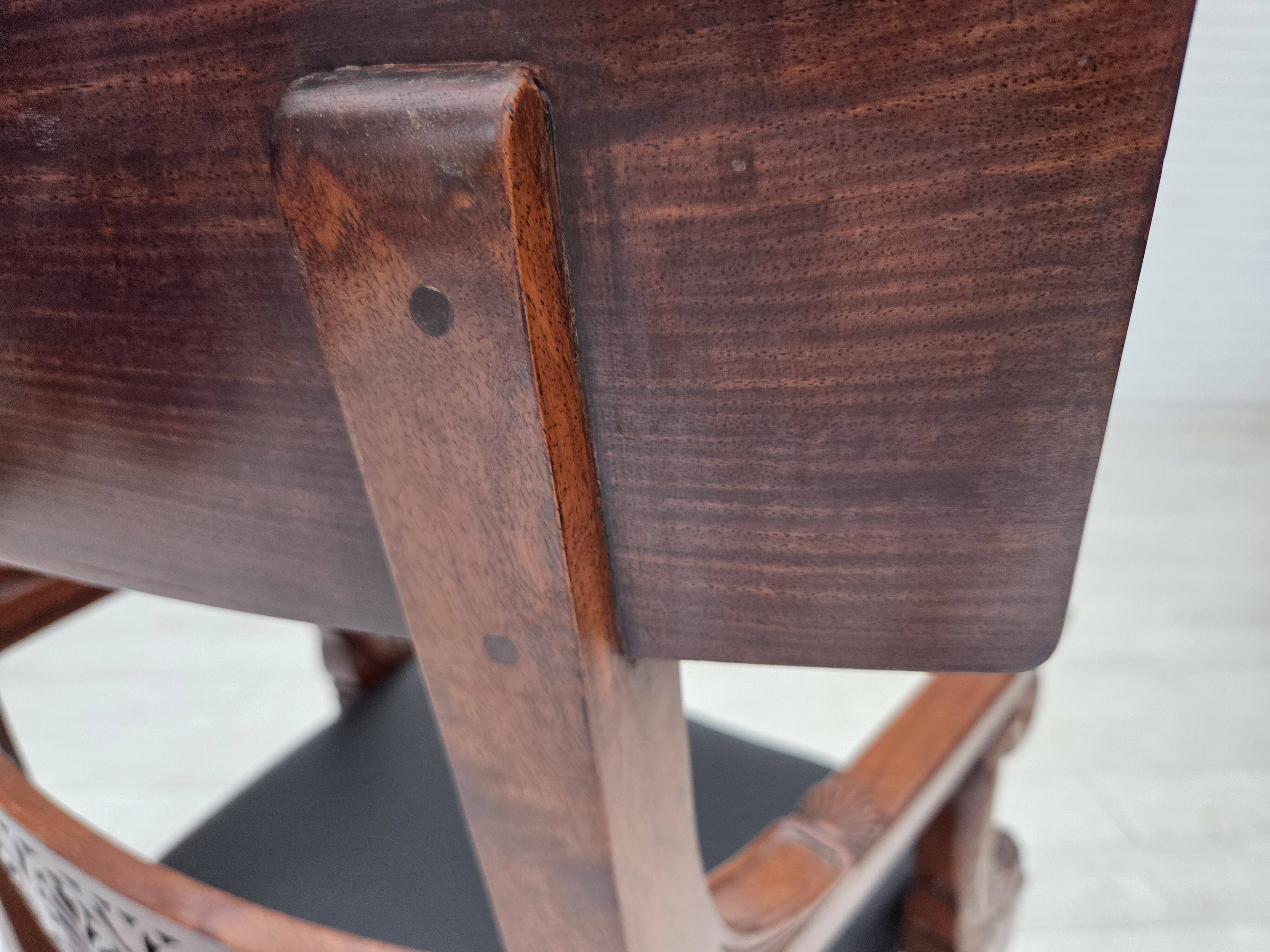 1920-30s, set of 2 armchairs, design after Georges Jacob, carved teak wood.