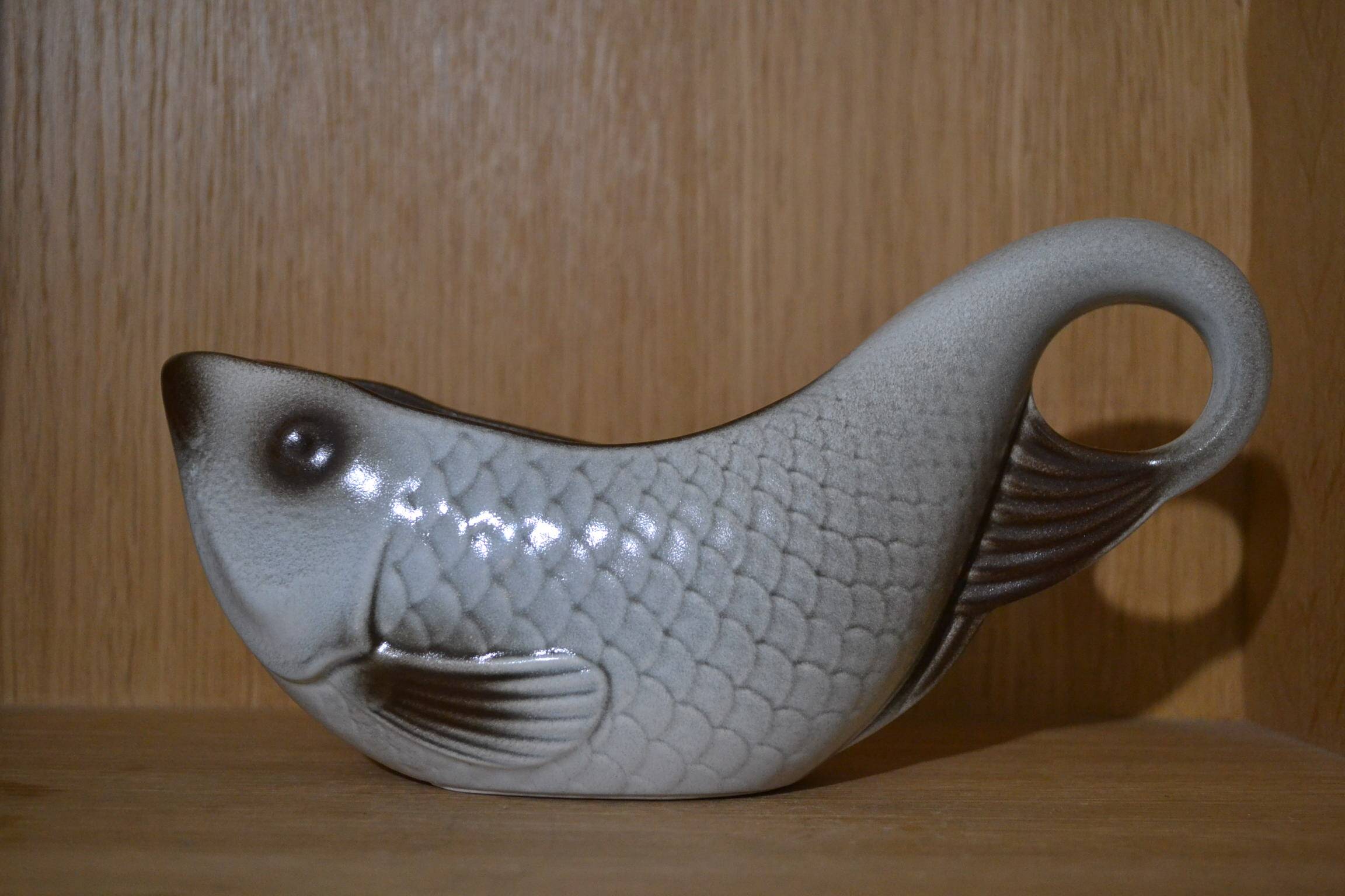 Fish sauce boat