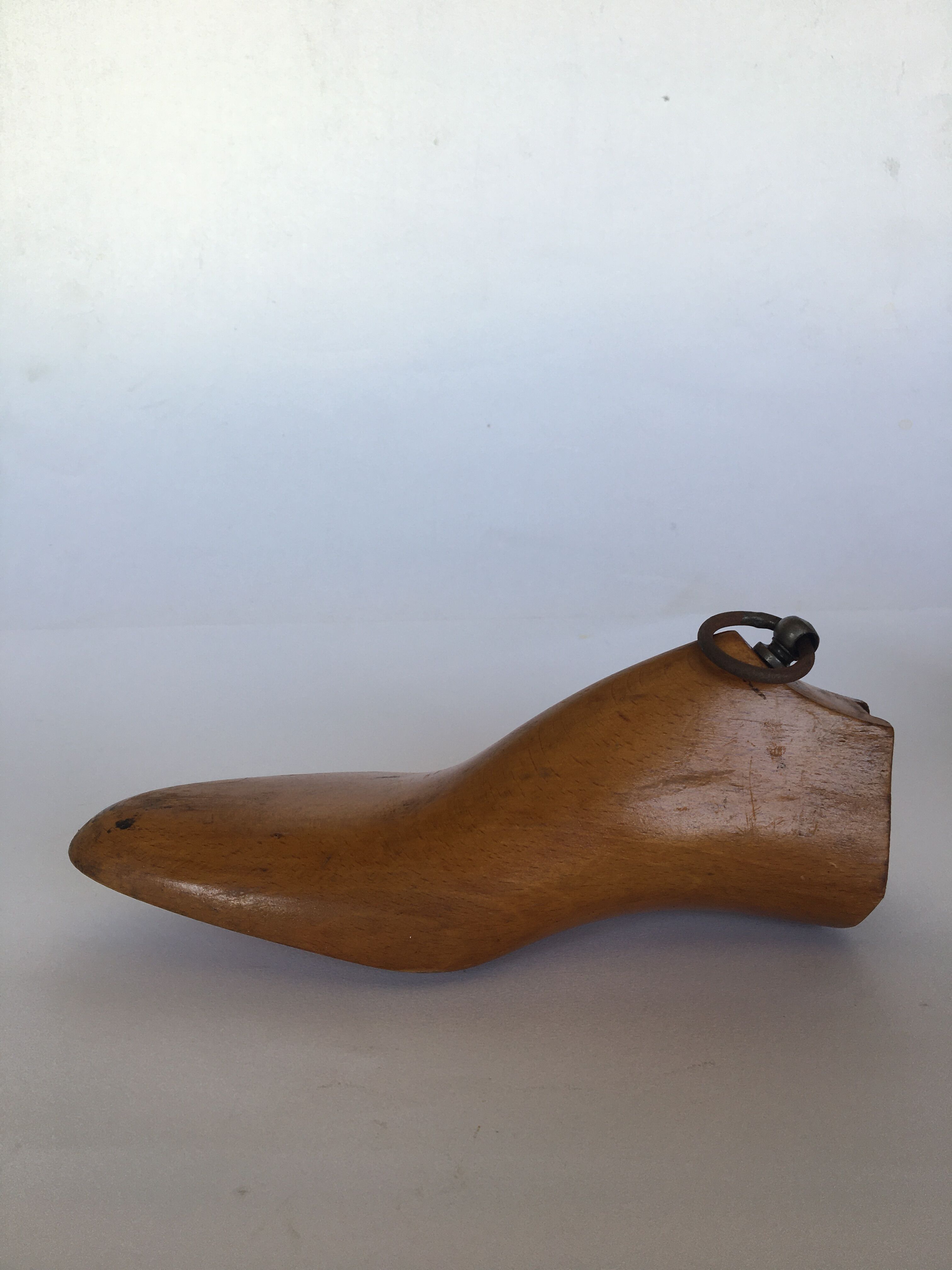 Wooden shoe trees
