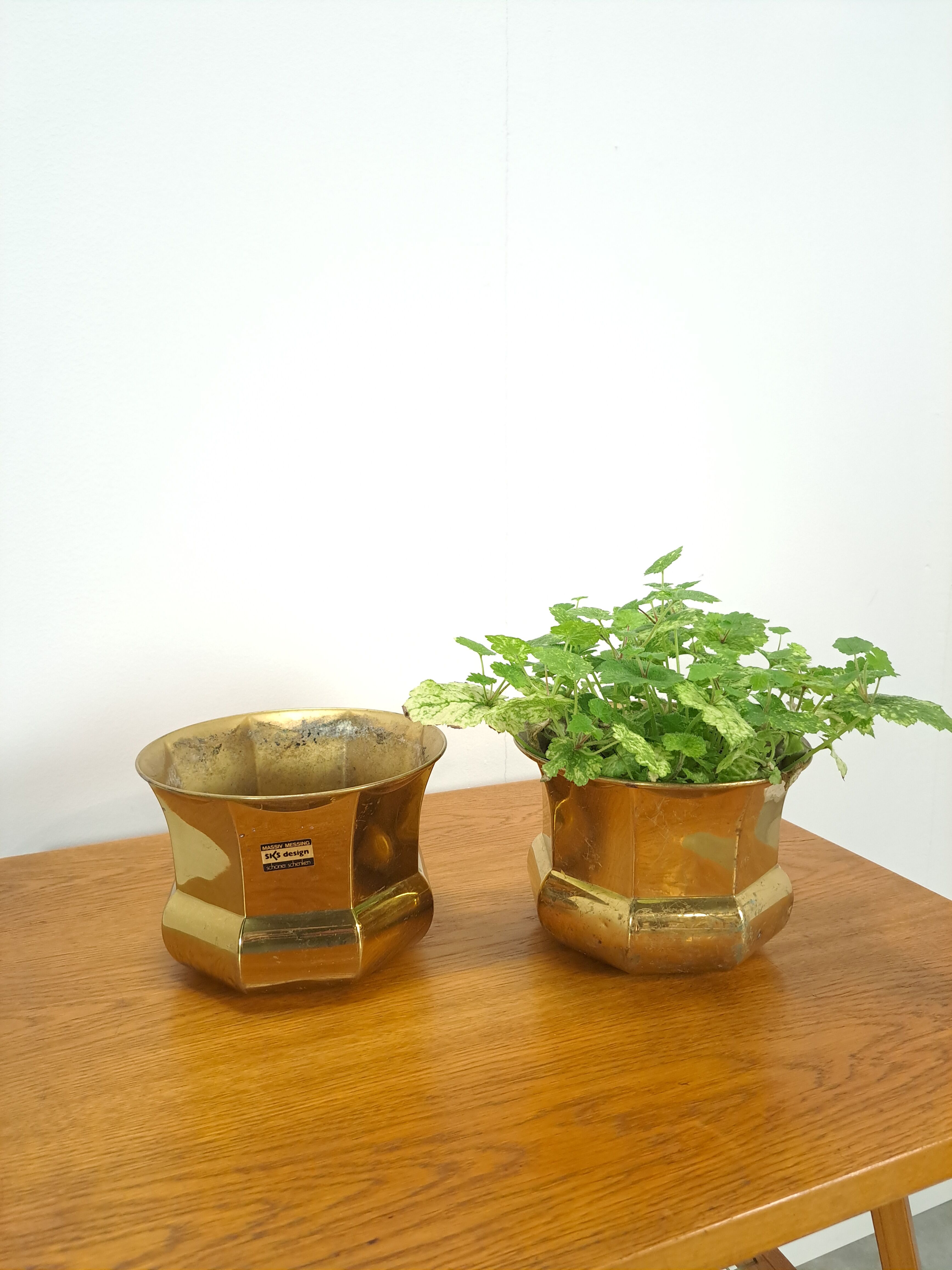 Brass set flower pots, pots