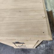 Desk in solid elm with natural airbrushing