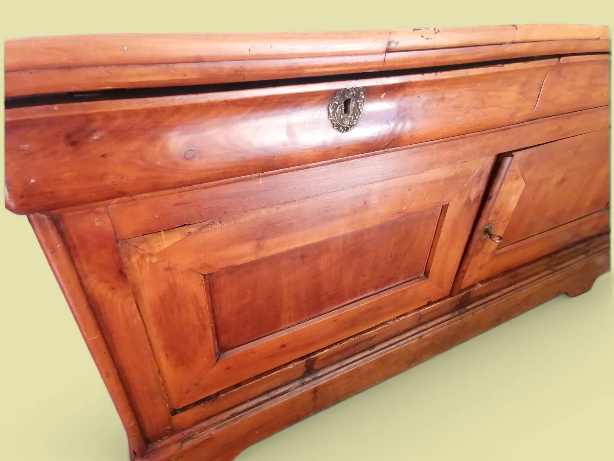 Sideboard very much in solid wood - Louis Philippe style.