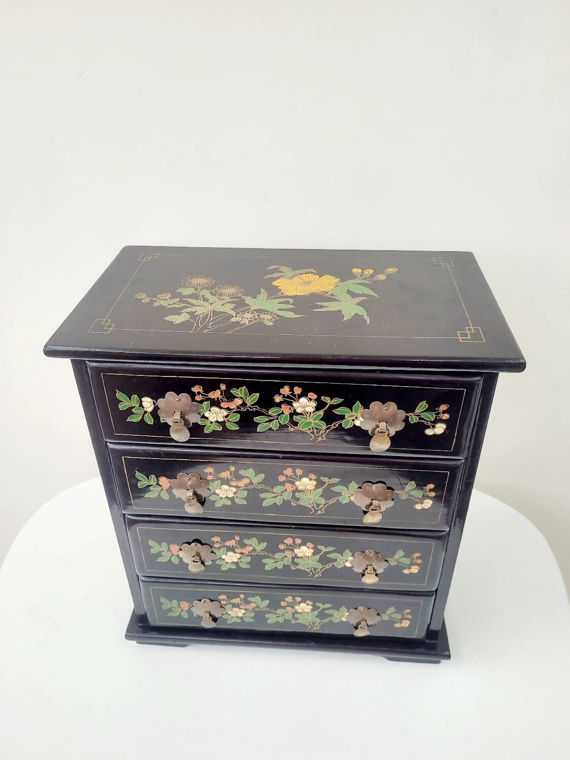 Lacquered jewelry box in chest shape with 4 drawers made in Shanghai