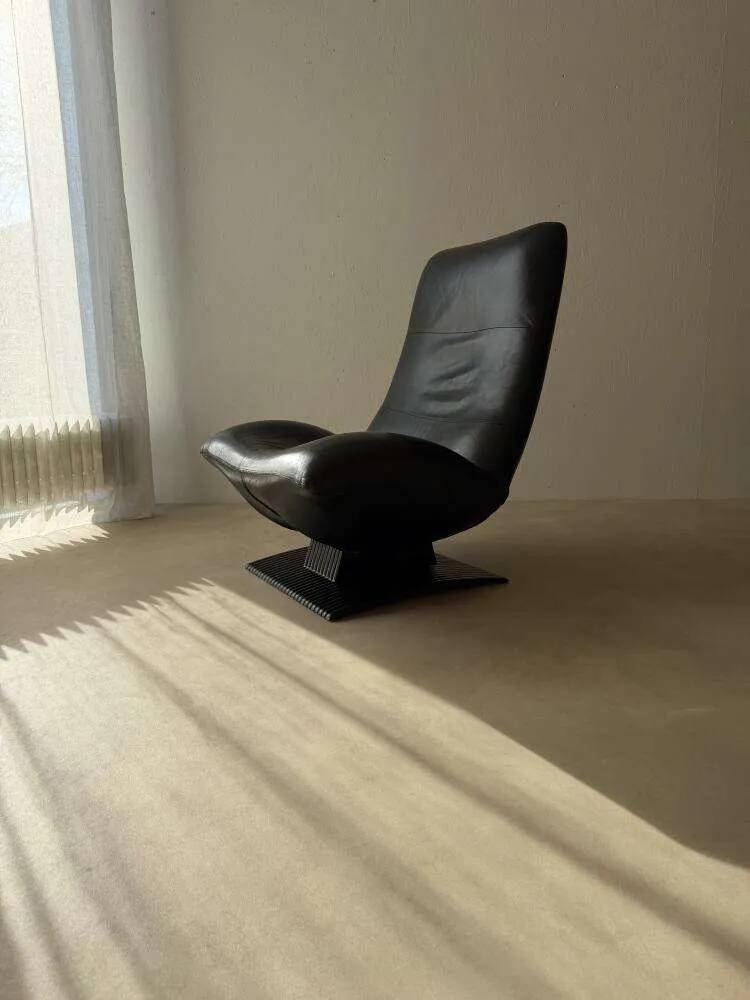 Artifort Wave F773 armchair black leather Peter van der Ham 1985