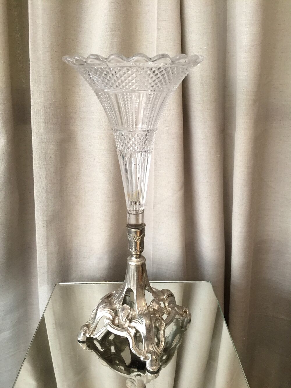 Vase soliflore in glass and regule