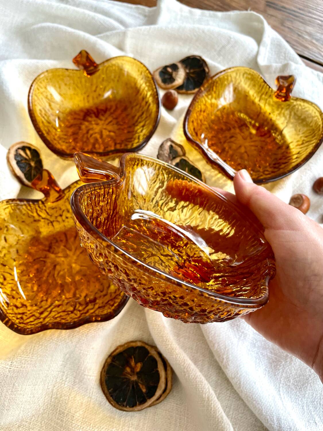 Lot de 4 coupelles « pommes » vintage verre ambré
