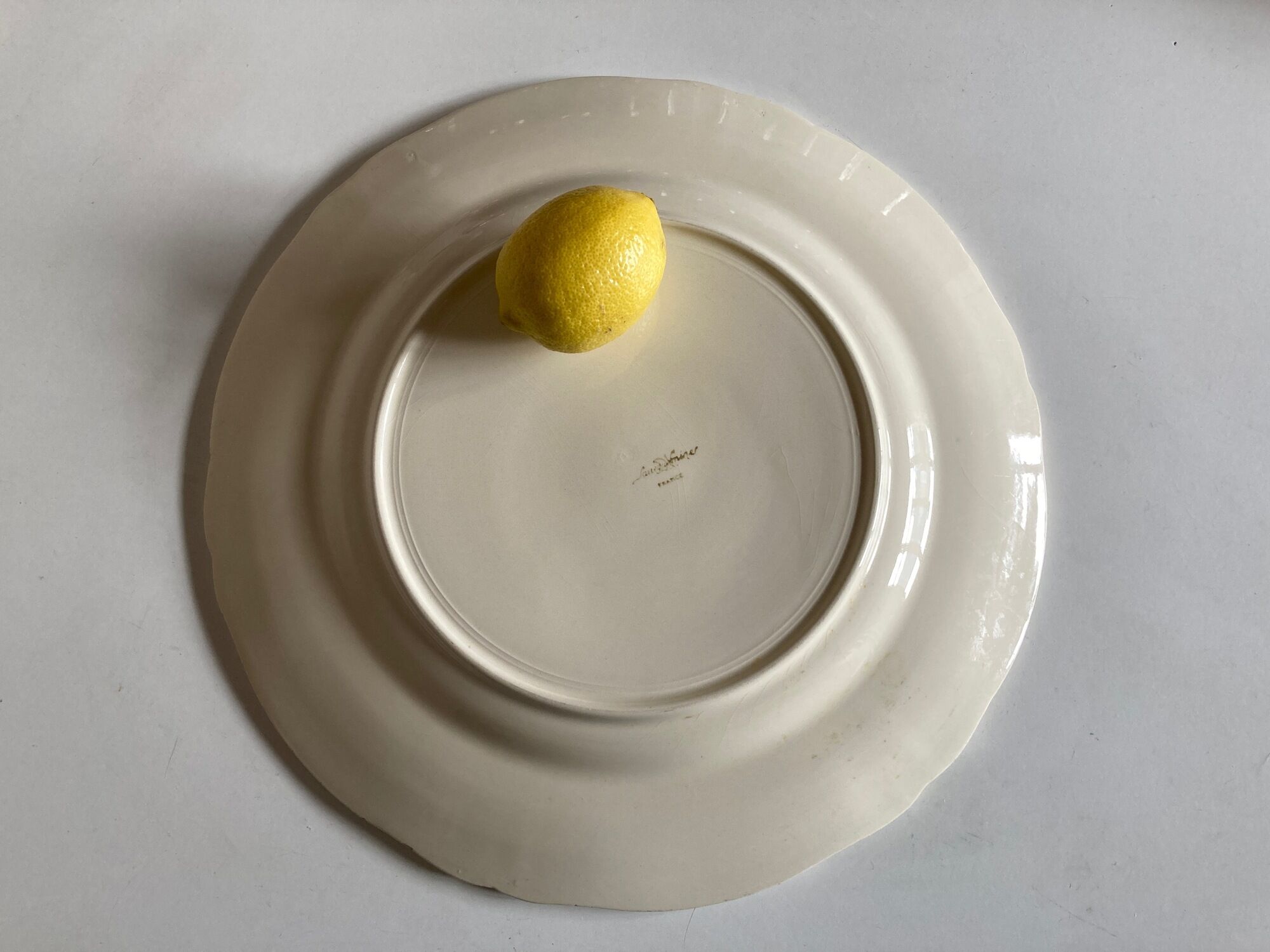 Xl dish in ivory earthenware from Sarreguemines to 35cm godrons