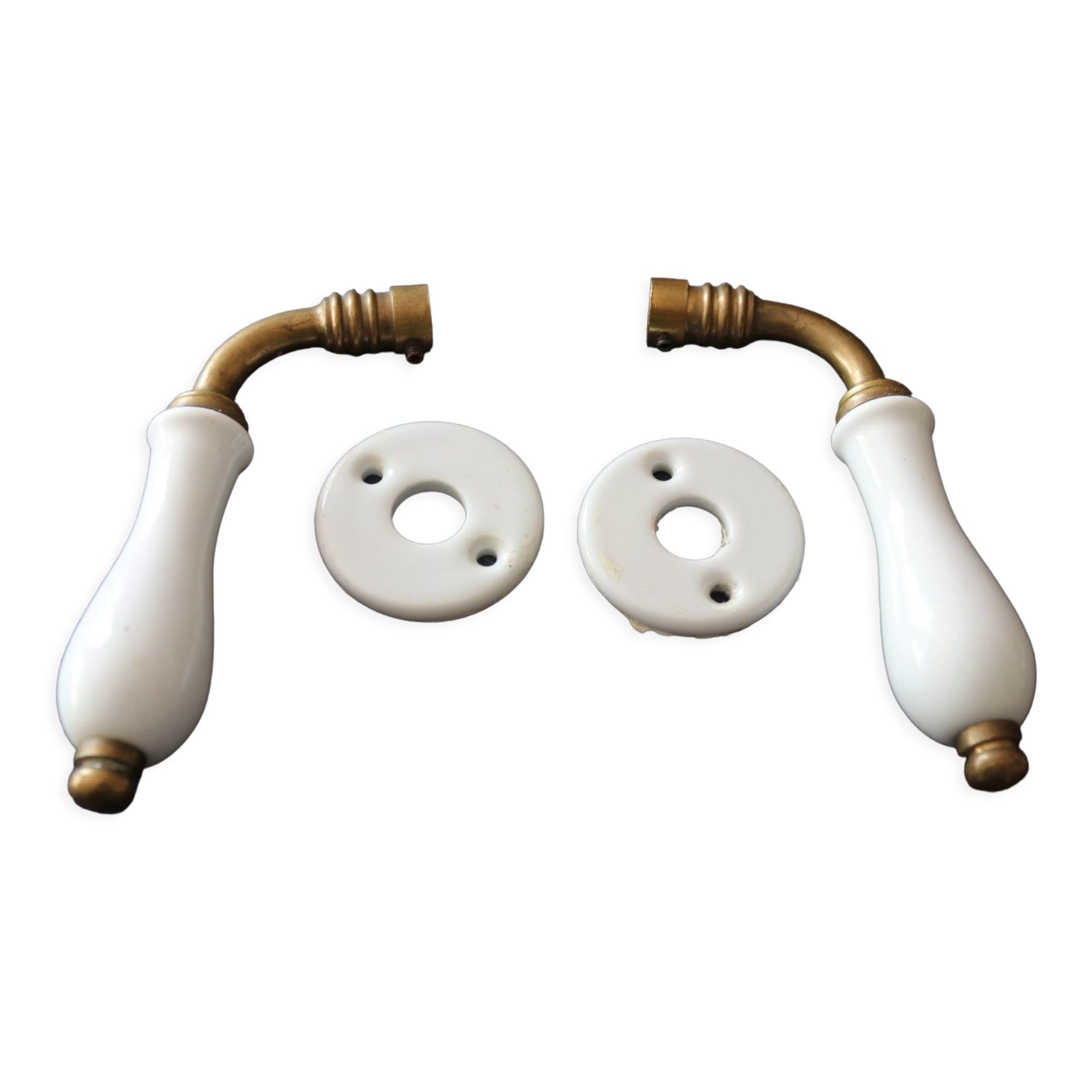 Set of two porcelain door handles with two rosettes