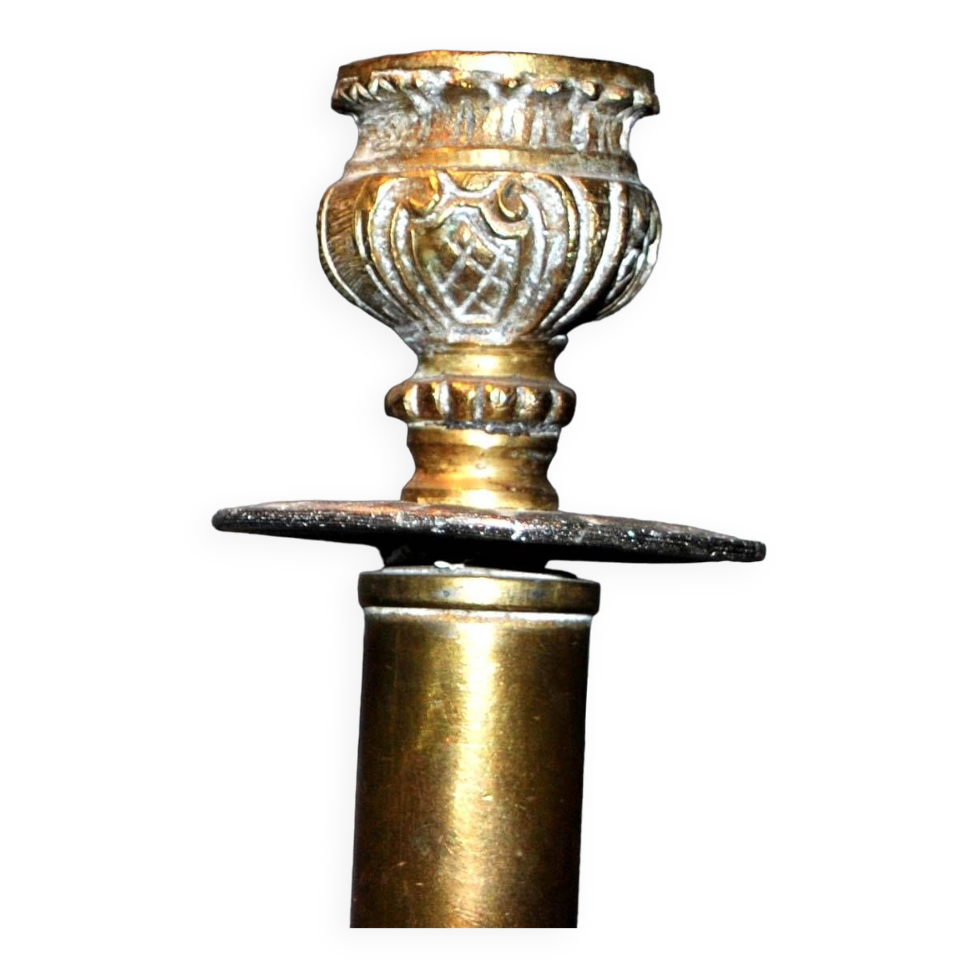 Lot de 2 Bougeoirs flambeaux anciens en laiton doré décor classique