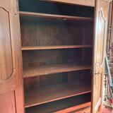 Louis XV period wardrobe in solid walnut from the 18th century.