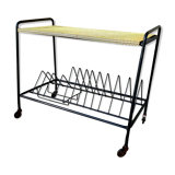 Serving table