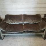 Sofa by Vico Magistretti for Cassina model Maralunga