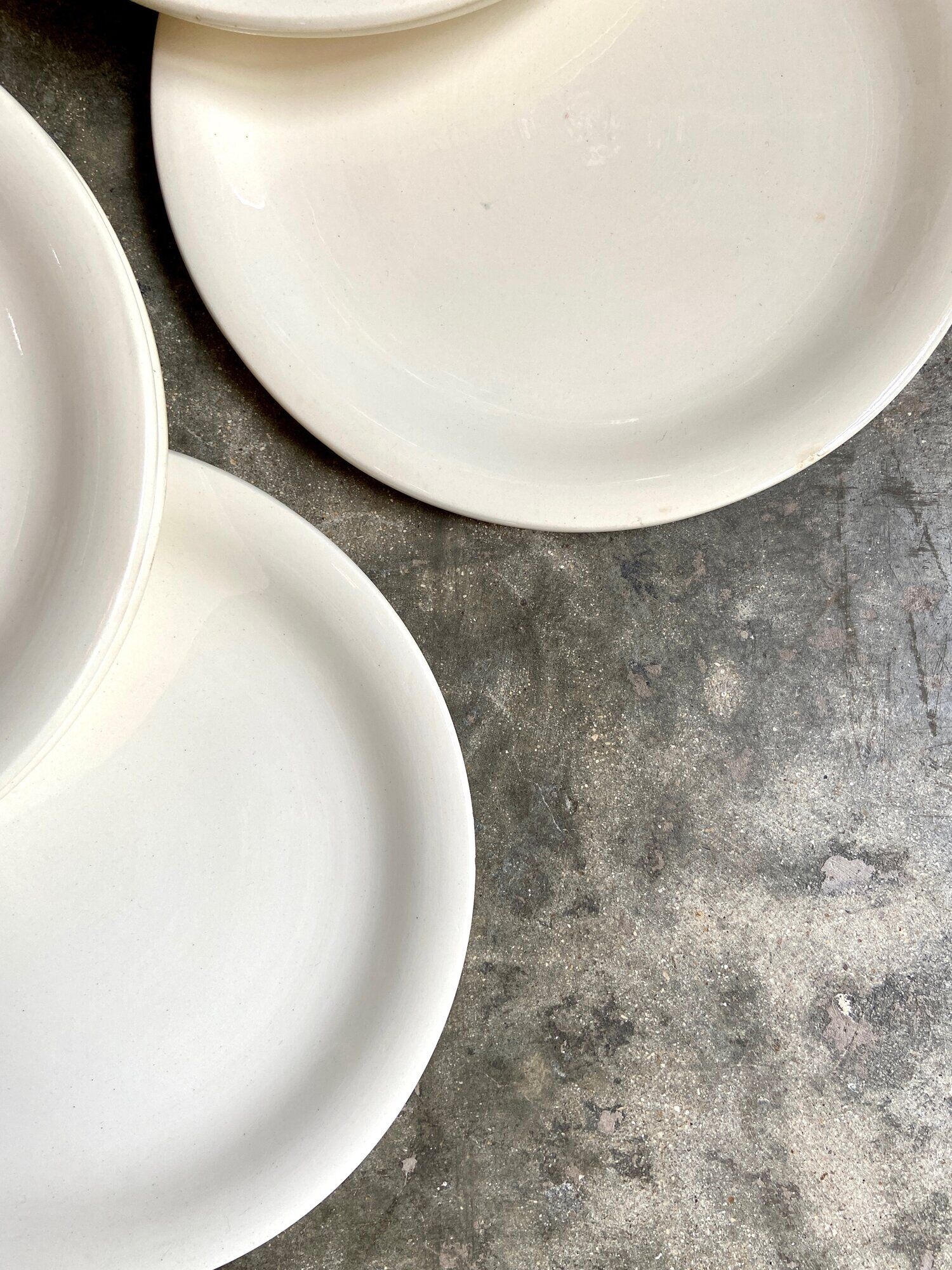8 flat plates Sarreguemines in white earthenware