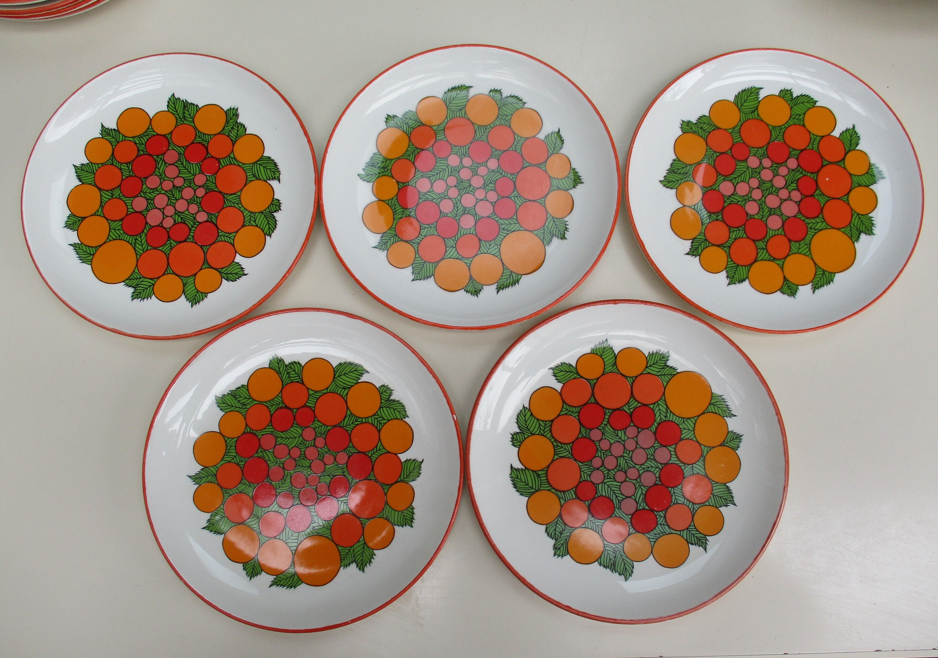 Gien ceramic "desserts" service - fruit, cake, cream