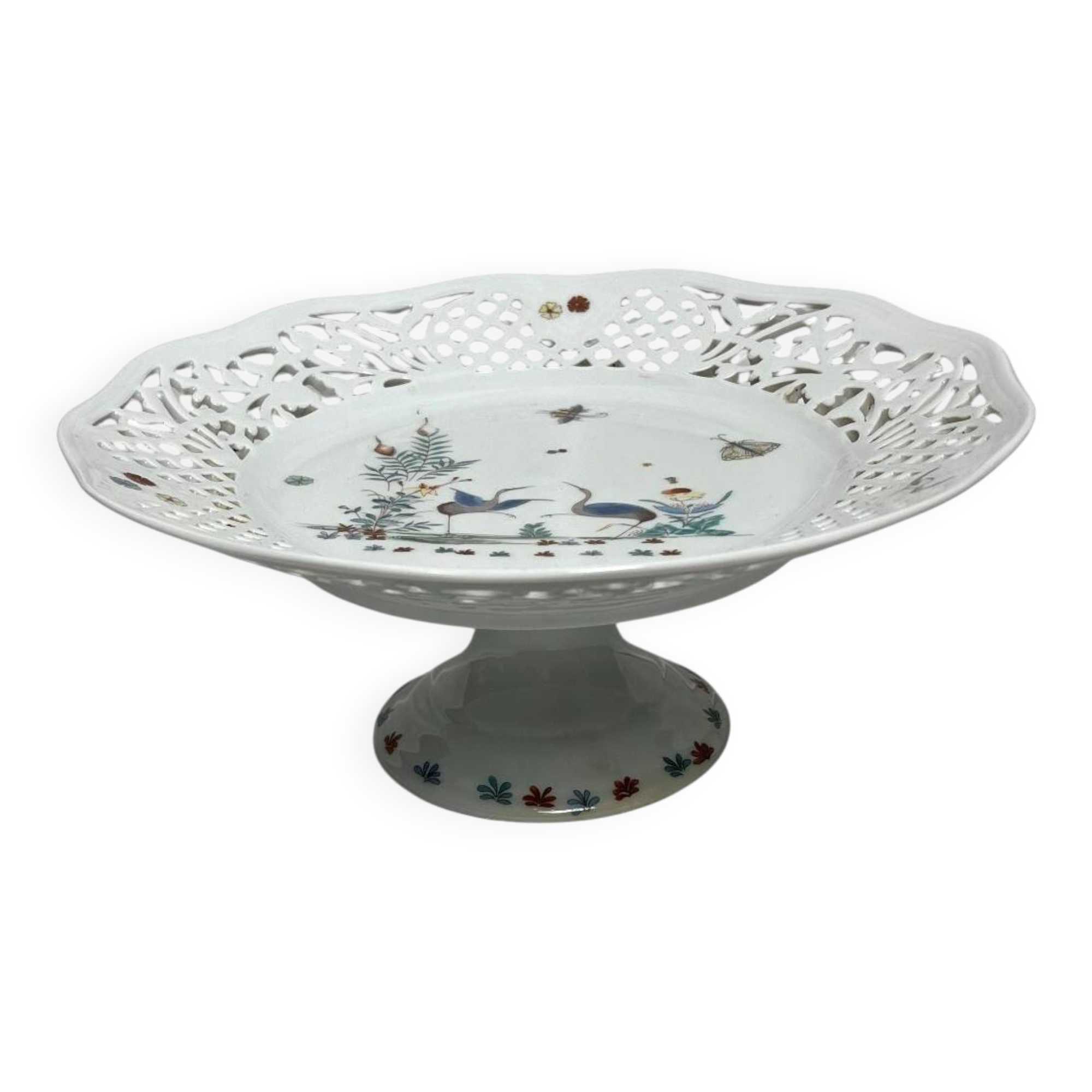 Chantilly, Kakiemon openwork porcelain footed bowl, early 20th century