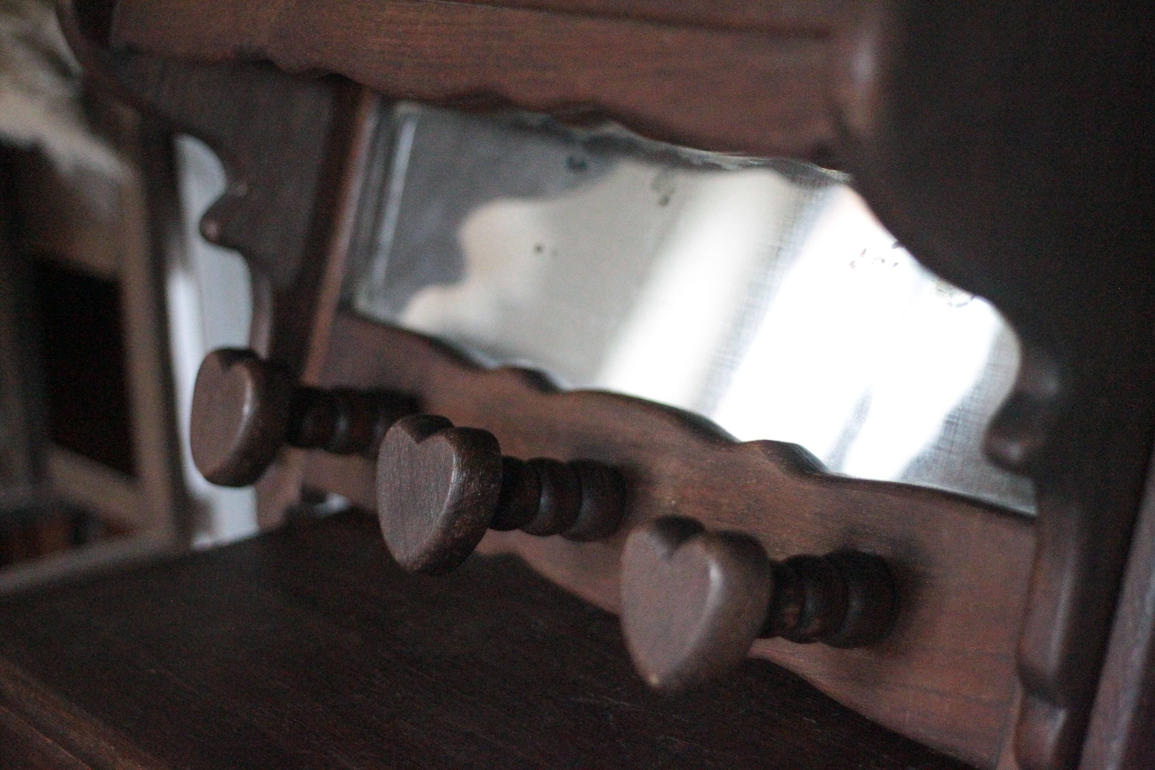 Solid wood coat rack with wall mirror, heart-shaped coat hooks