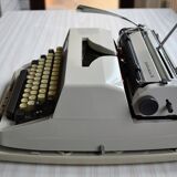 Triumph Gabriele 25 portable typewriter