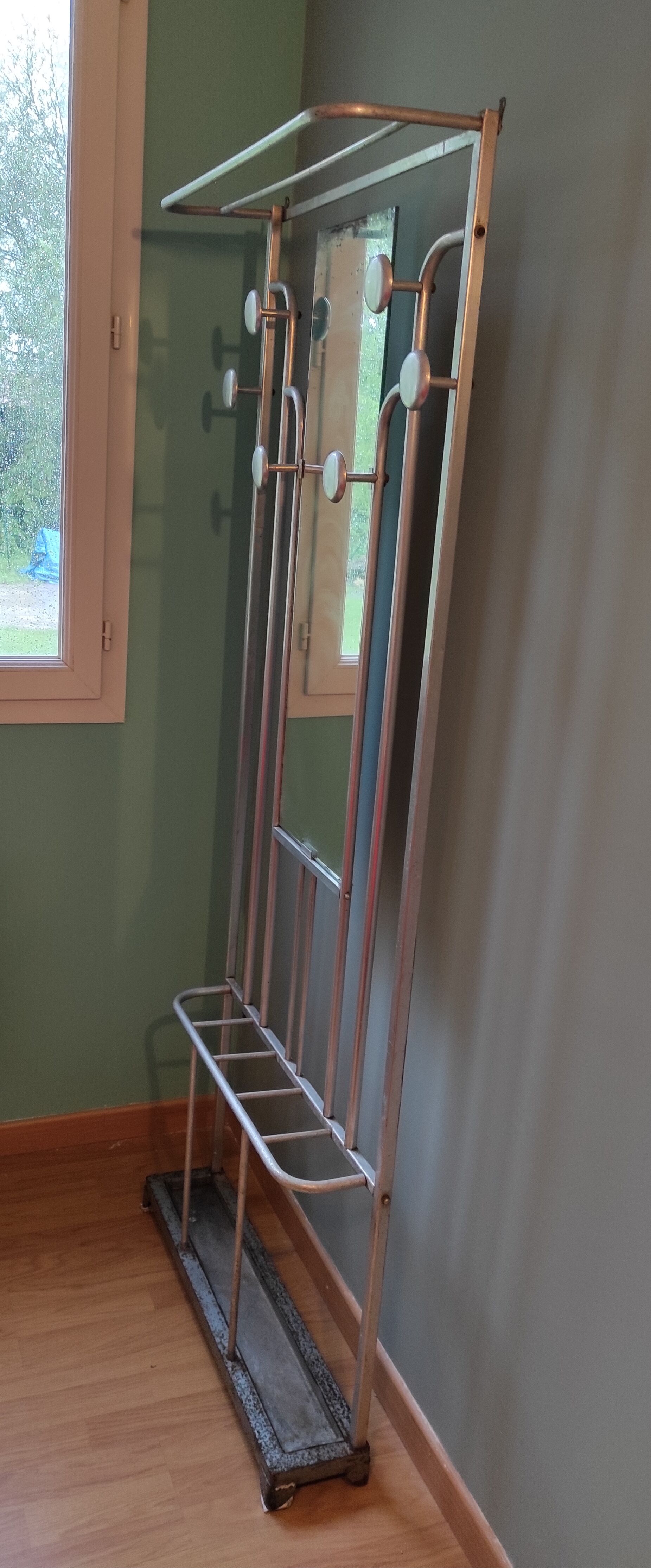 Aluminium coat holder