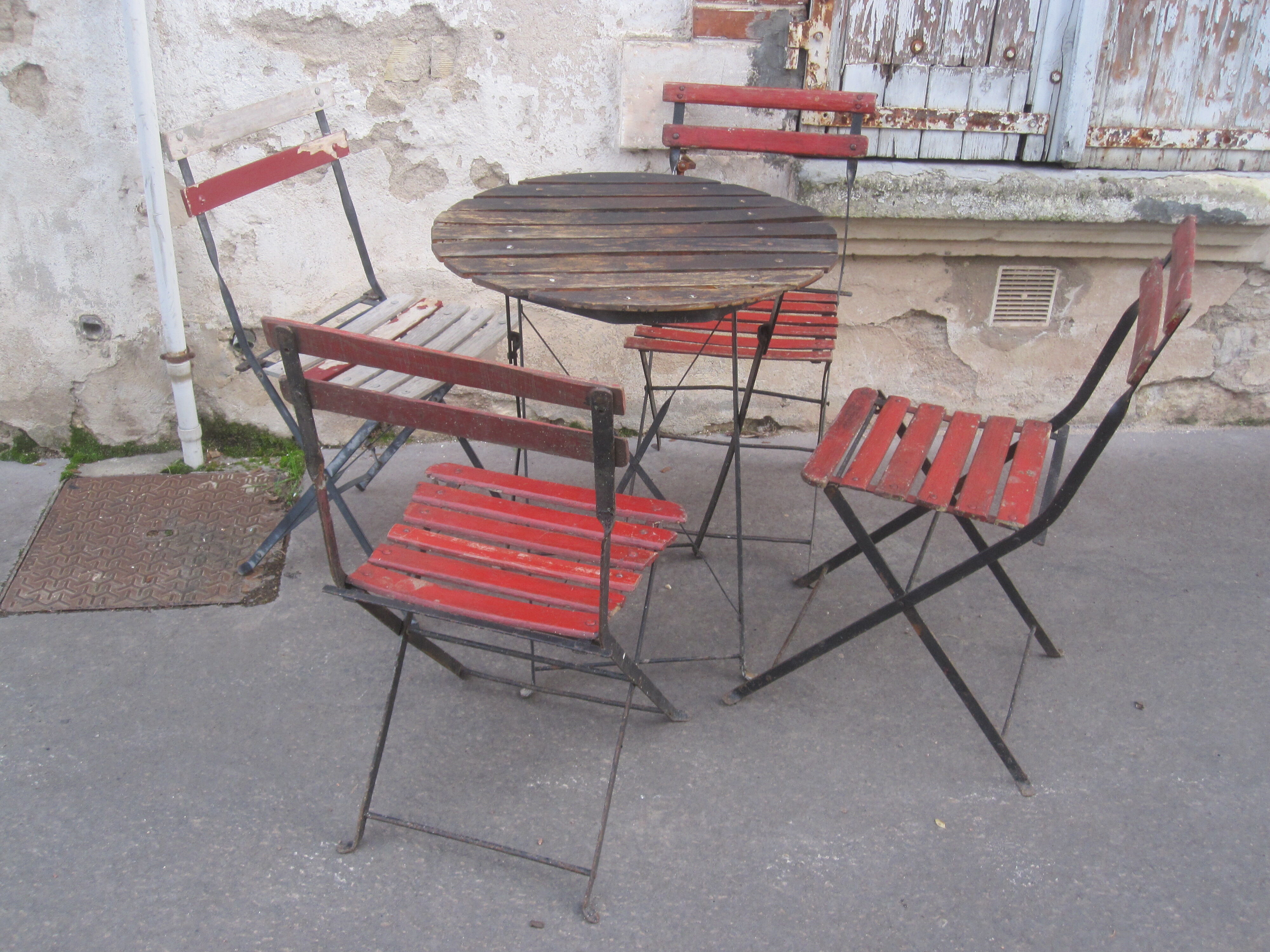 Folding garden furniture