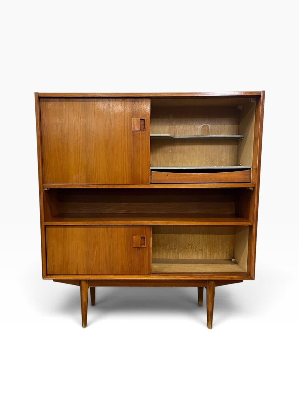 Vintage wooden bar/buffet furniture