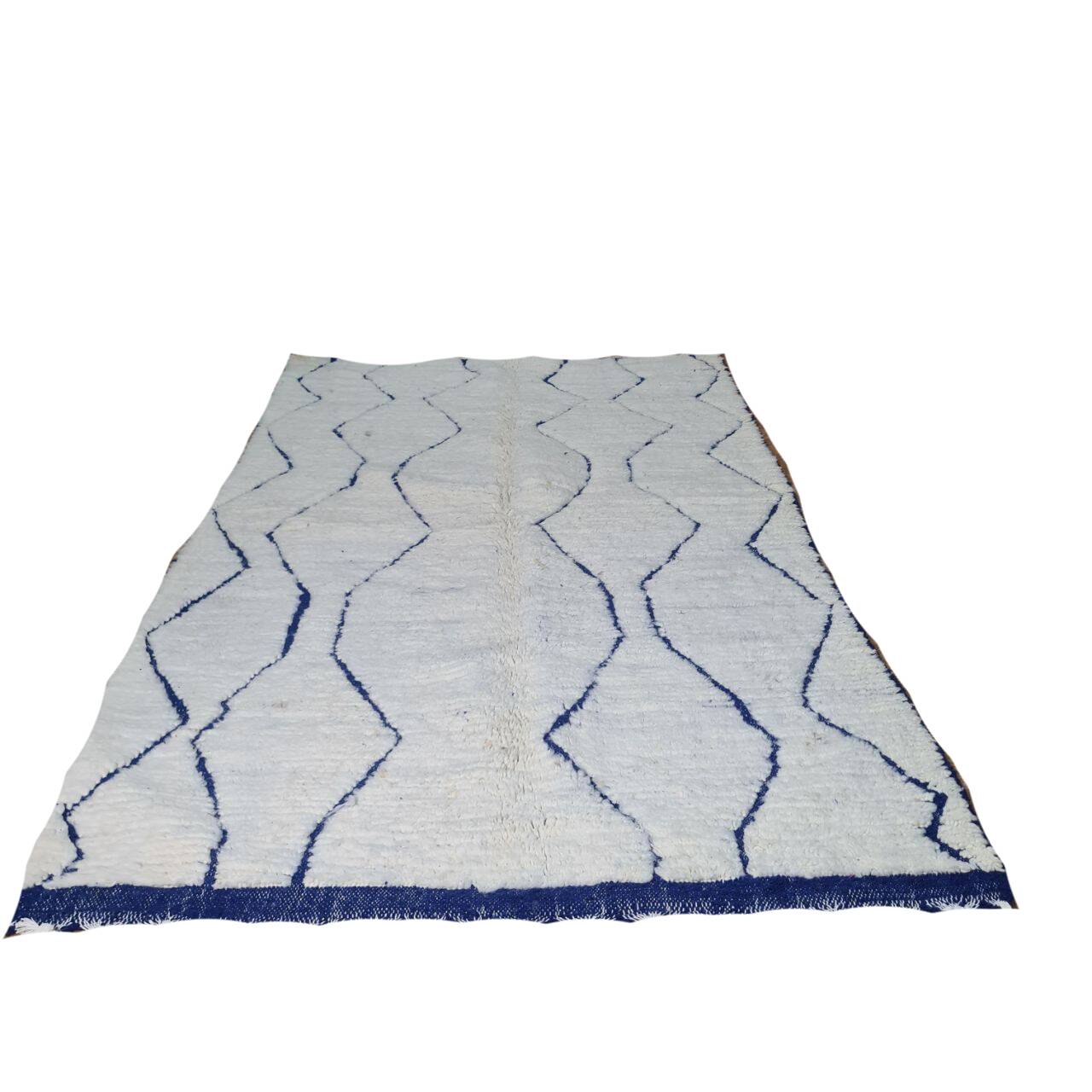 Handmade wool Berber rug 250 x 150 cm