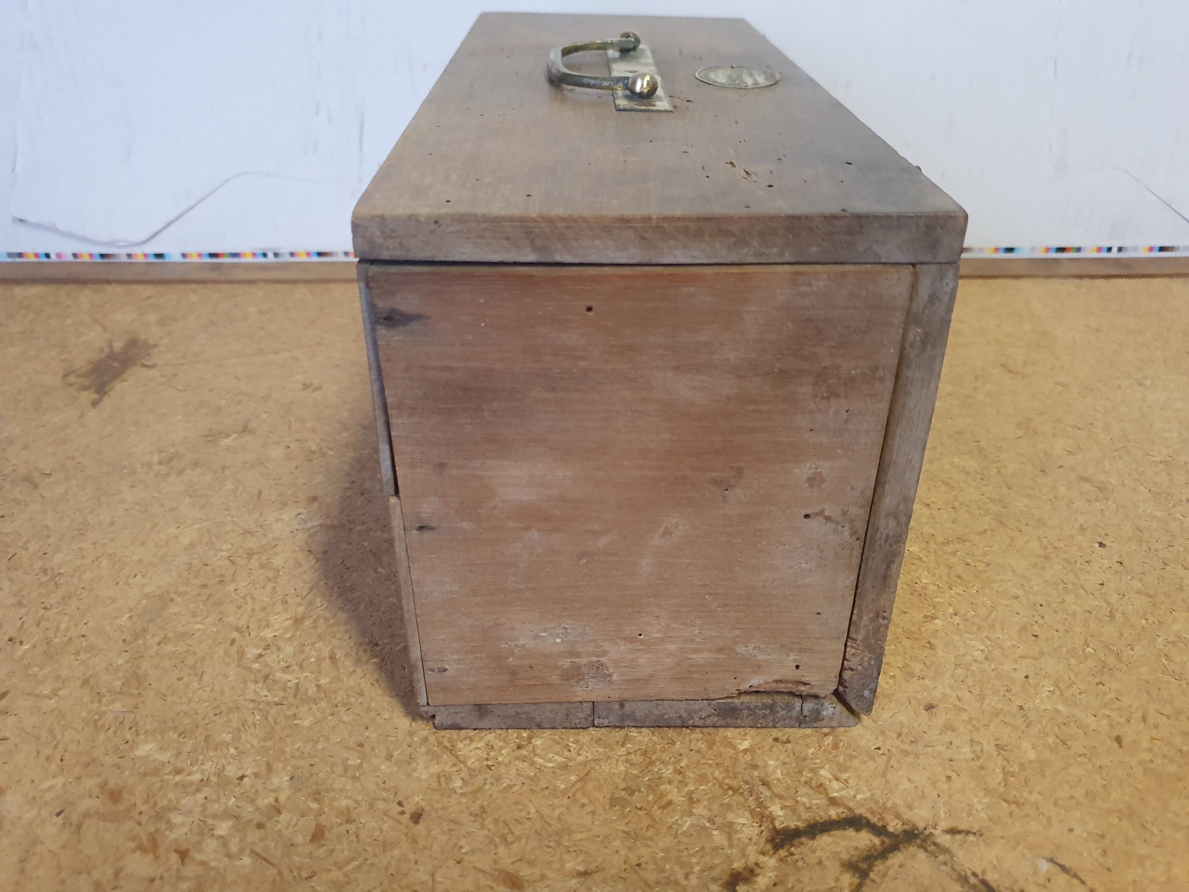 Chemist's box Maison Guérin in Algiers 1930s