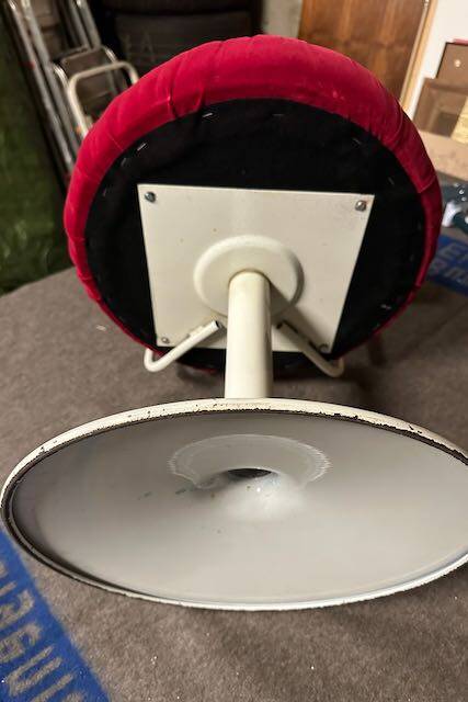 60s rotating tulip cocktail chair in red velvet