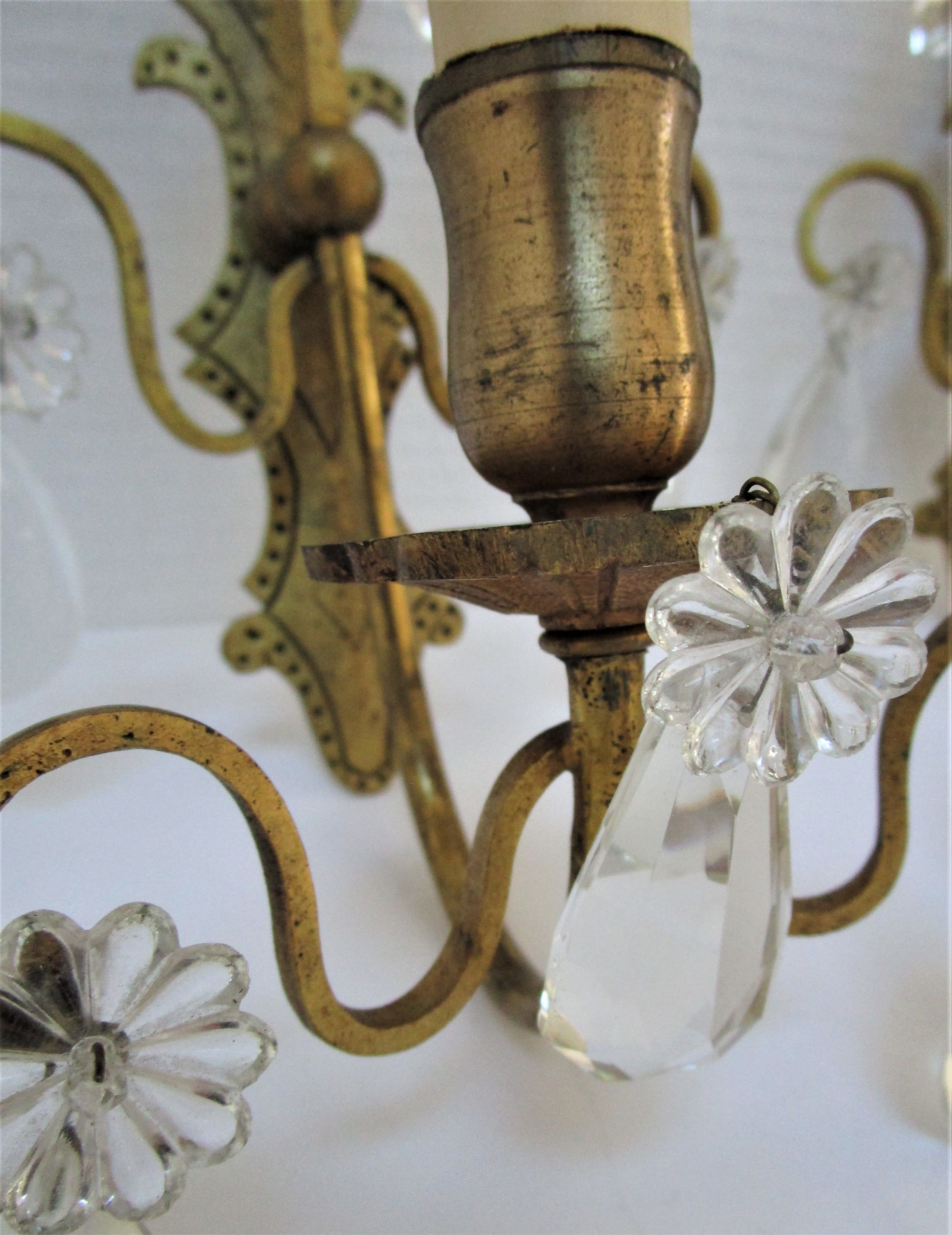 Pair of wall lamps patinated gilded bronze and early twentieth century glass grapevines