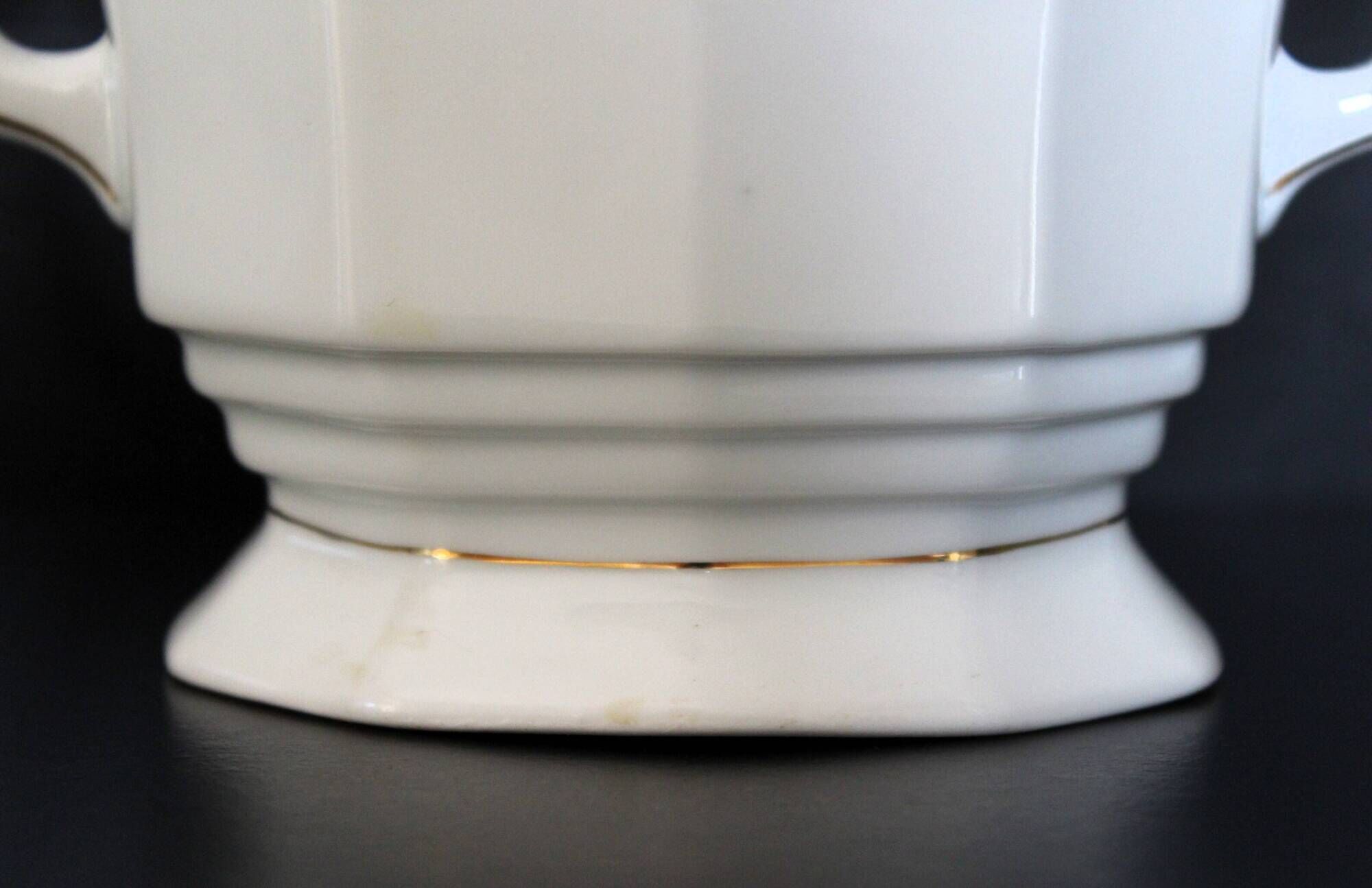 Art Deco ensemble of Czech coffee pot and sugar bowl.