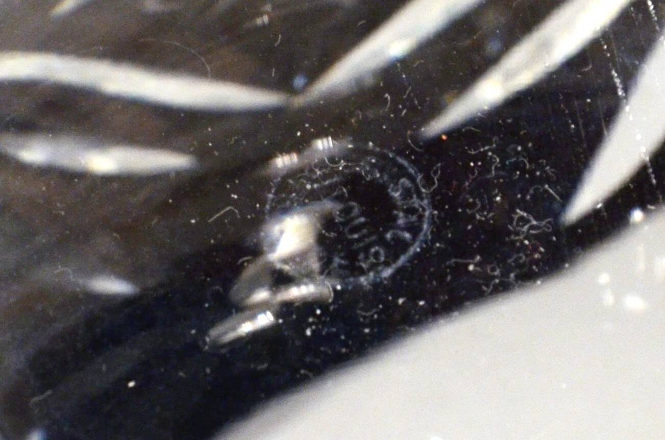 Carafe en cristal taillé de Saint-Louis, modèle Chantilly, n°144, France