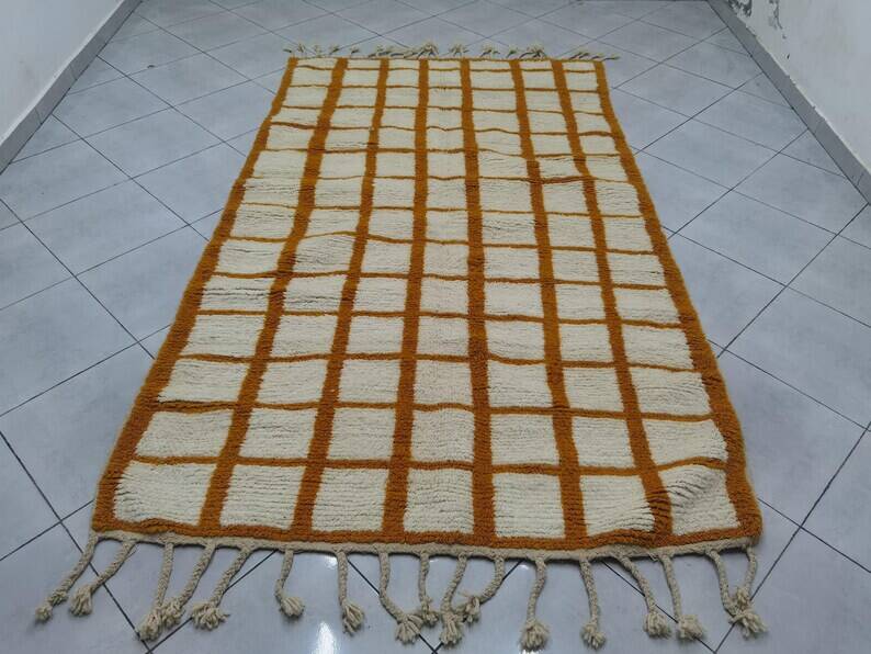 Handmade traditional Berber rug 270cm x 160cm