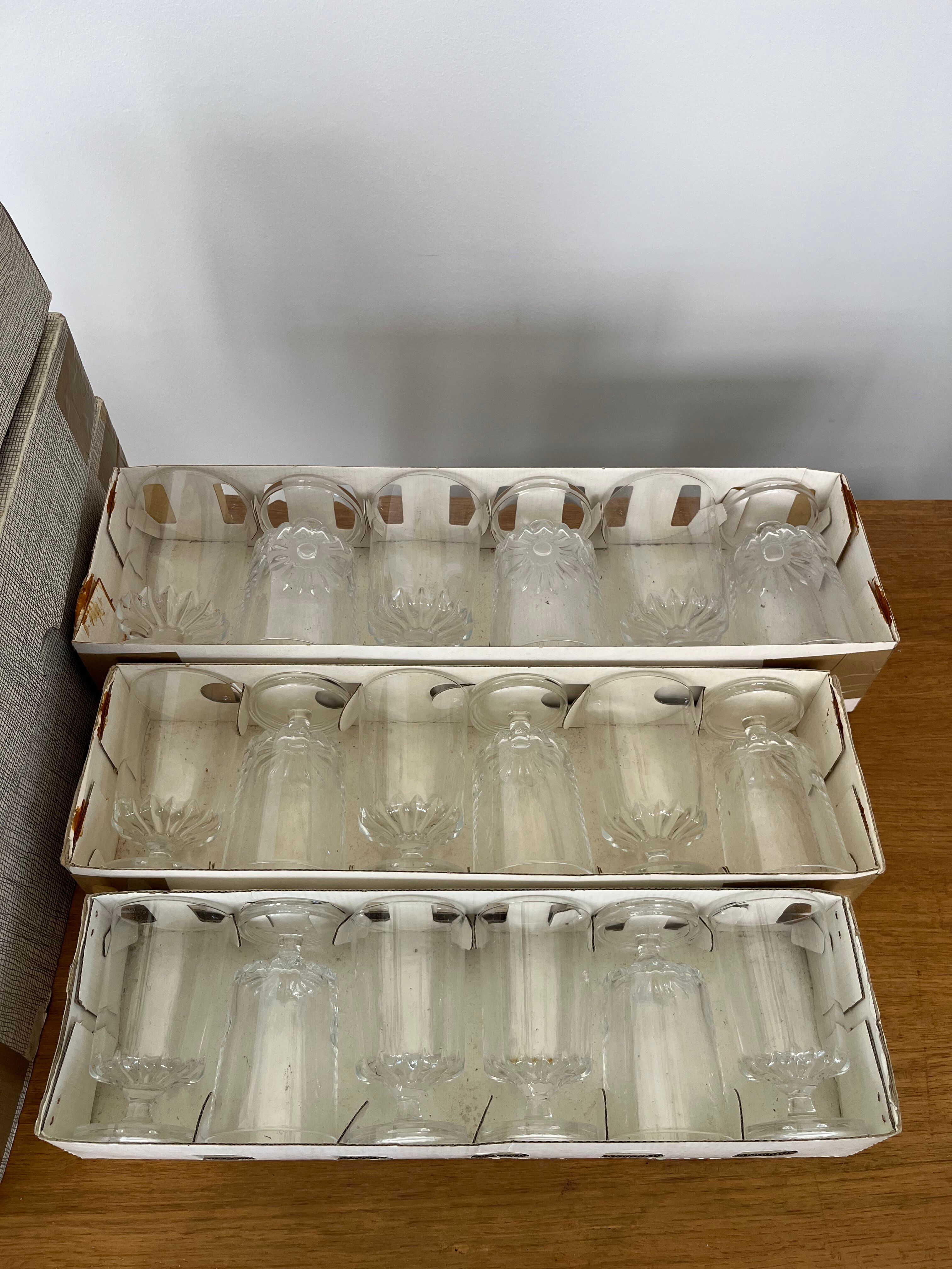 Service of 3x6 "Élysée" crystal glasses from Arques.