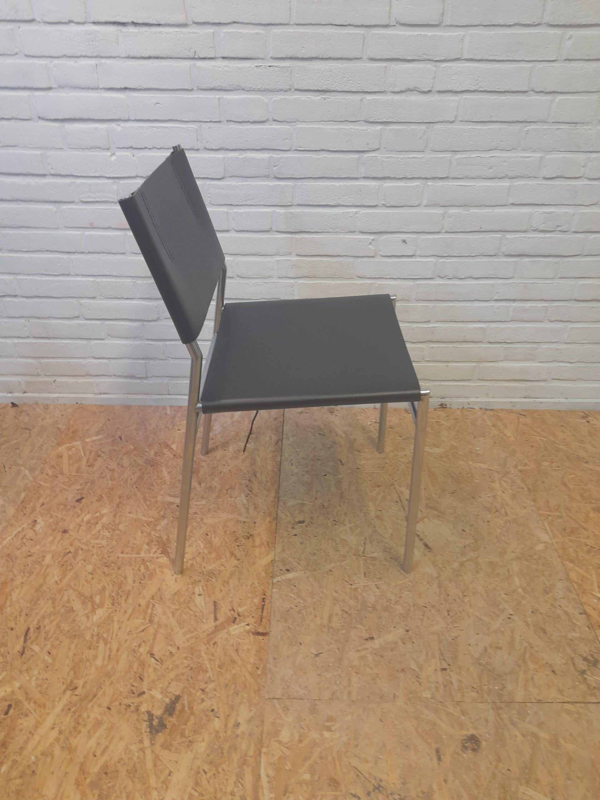 Martin Visser, SE 06 ensemble de 4 chaises de salle à manger