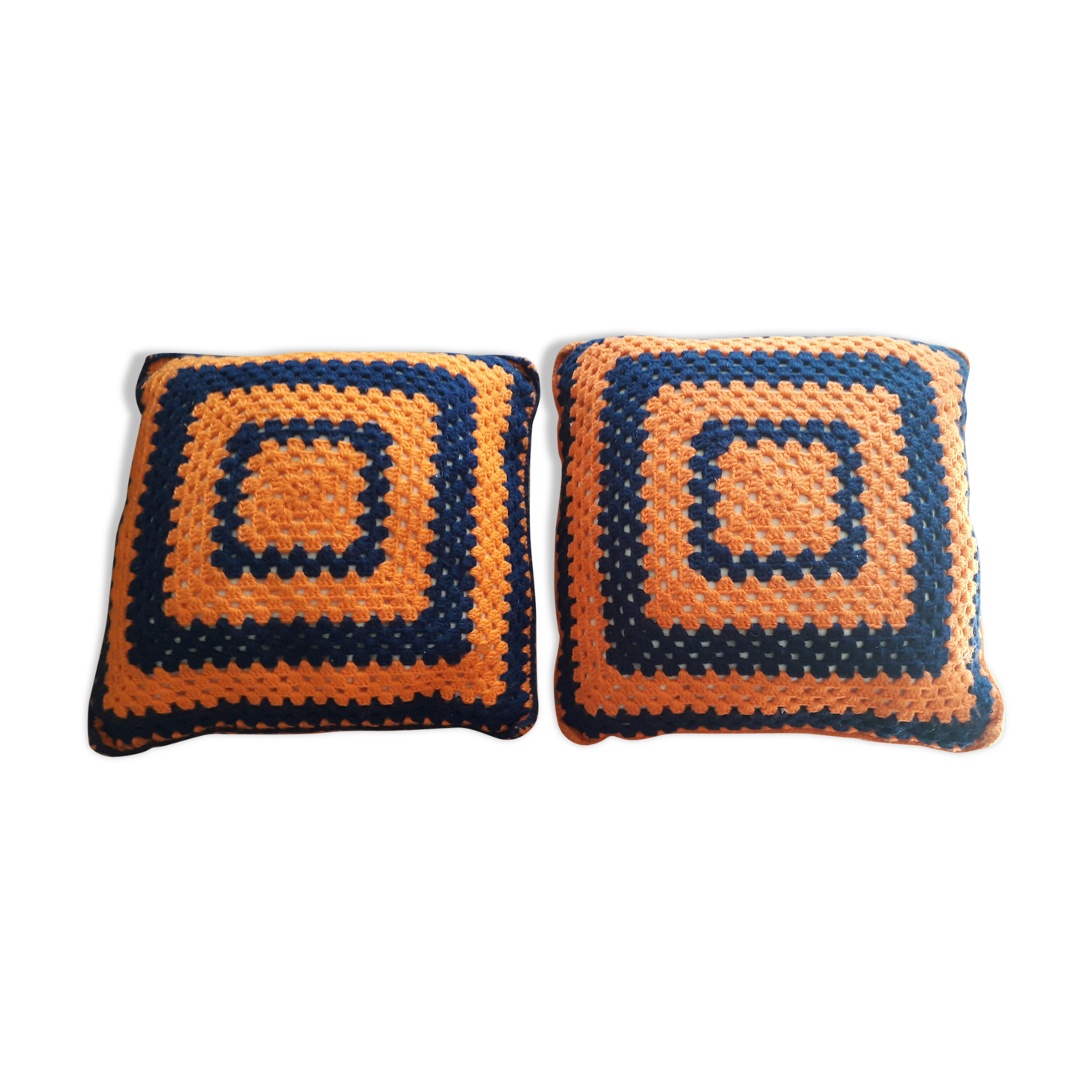 Lot 2 70's vintage cushions