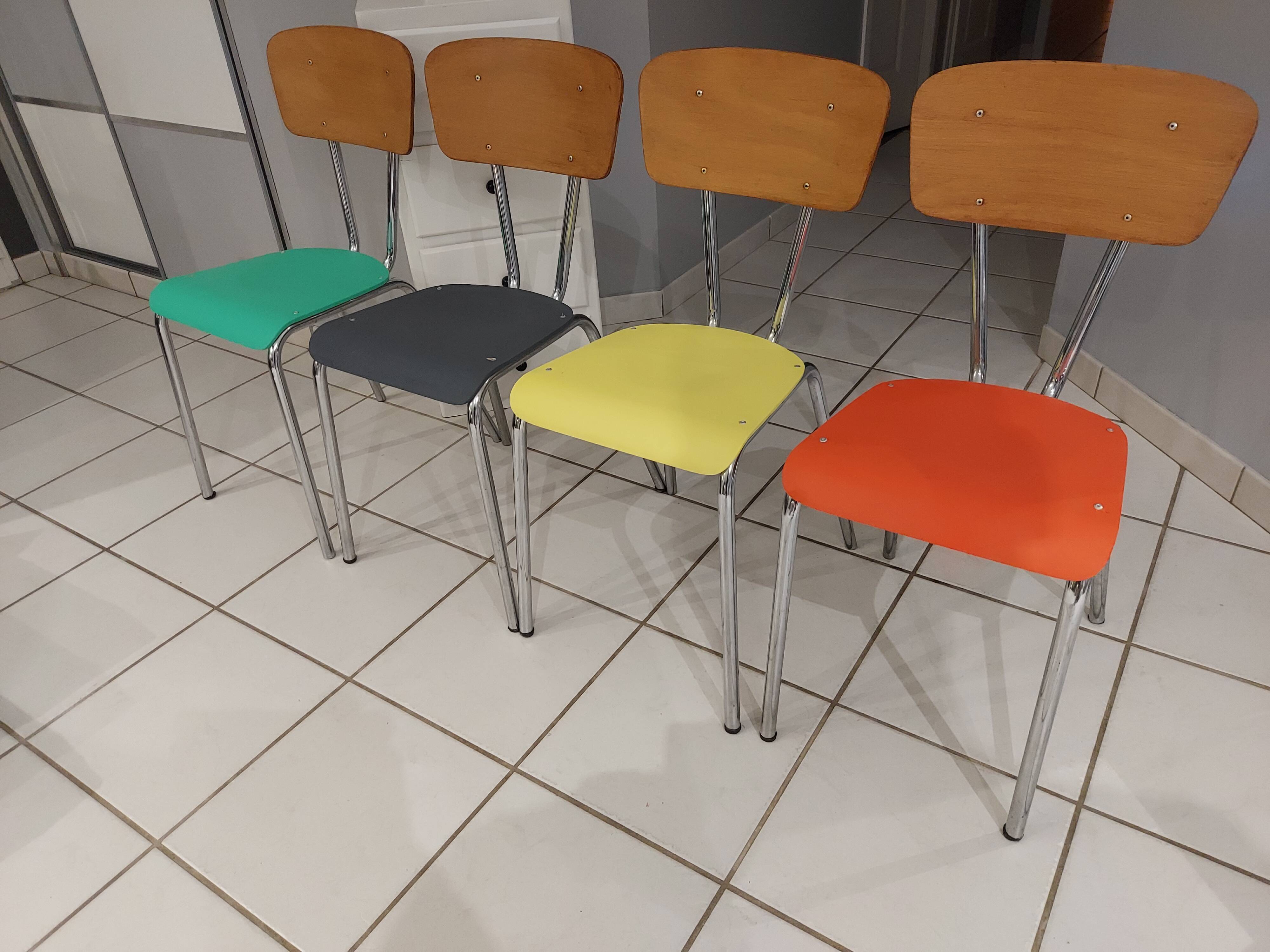 Suite de 4 chaises vintage années 1960