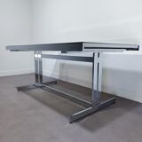 Extendable chrome dining table