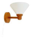 Scandinavian wall lamp in pine, circa 1970.