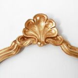 Vintage scallop frame