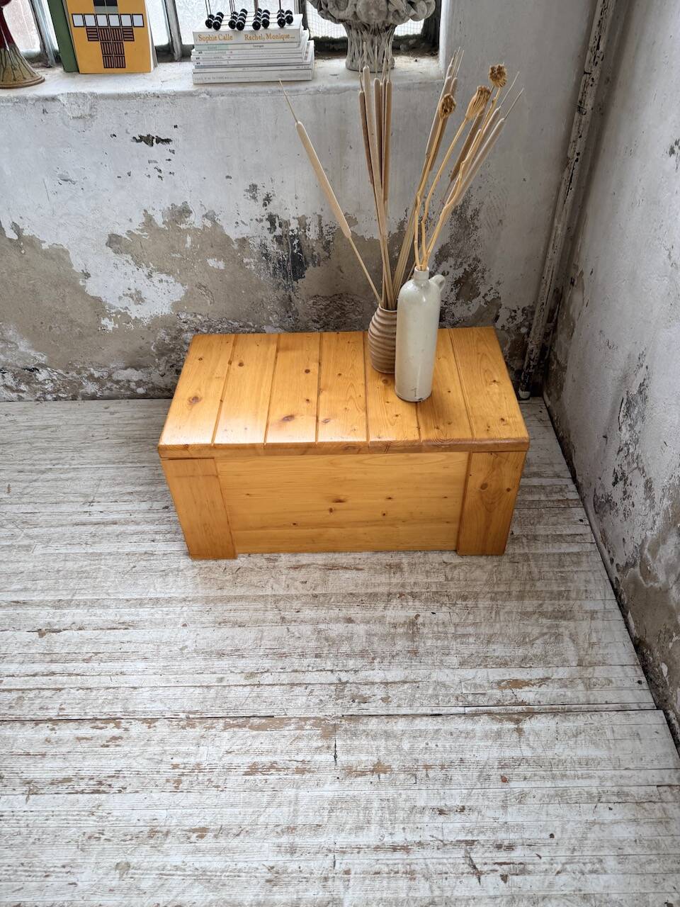 Chest or coffee table Perriand Les Arcs 1800