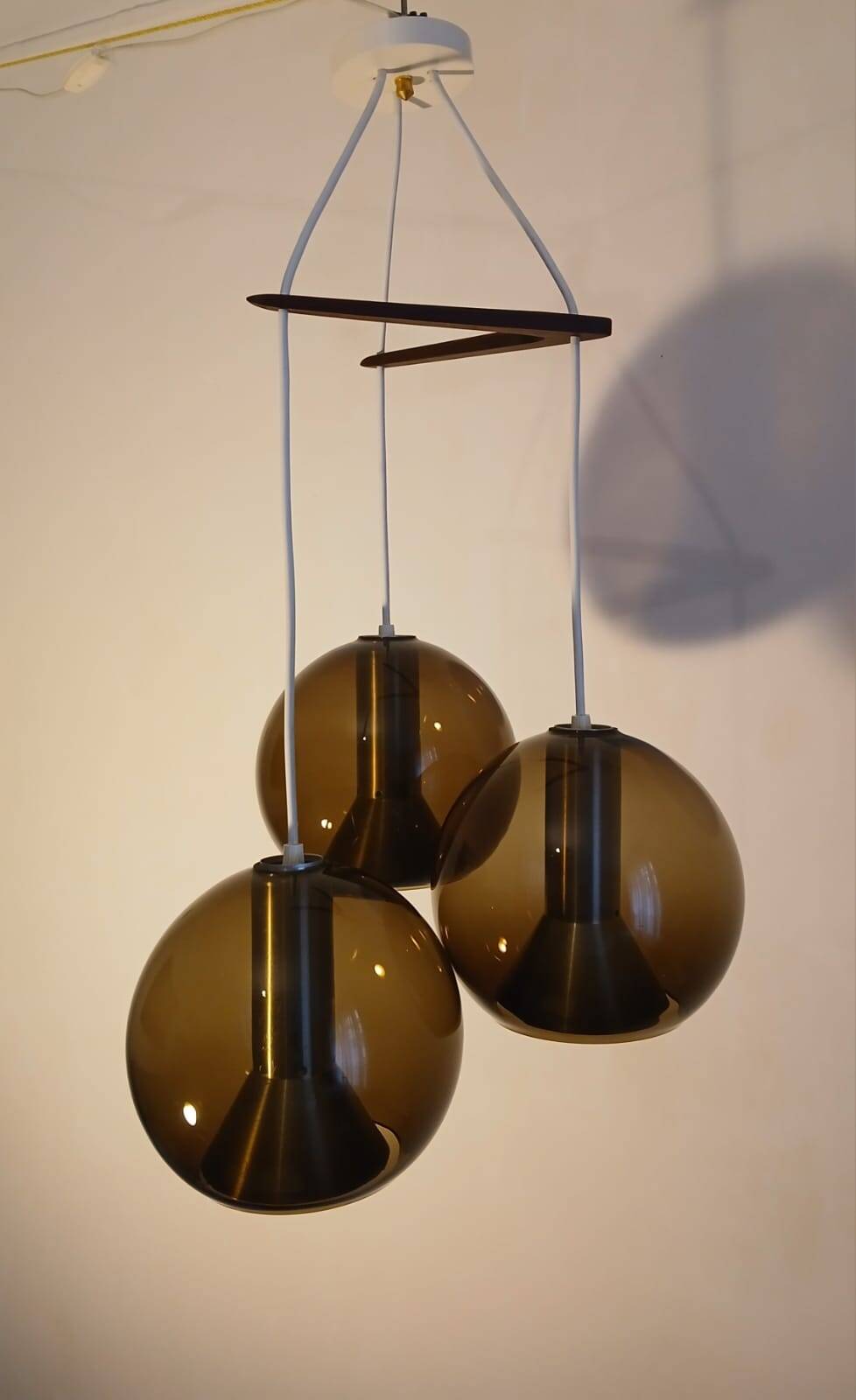 Suspension triple "Globe" by Frank Ligtelijn for Raak – Original edition