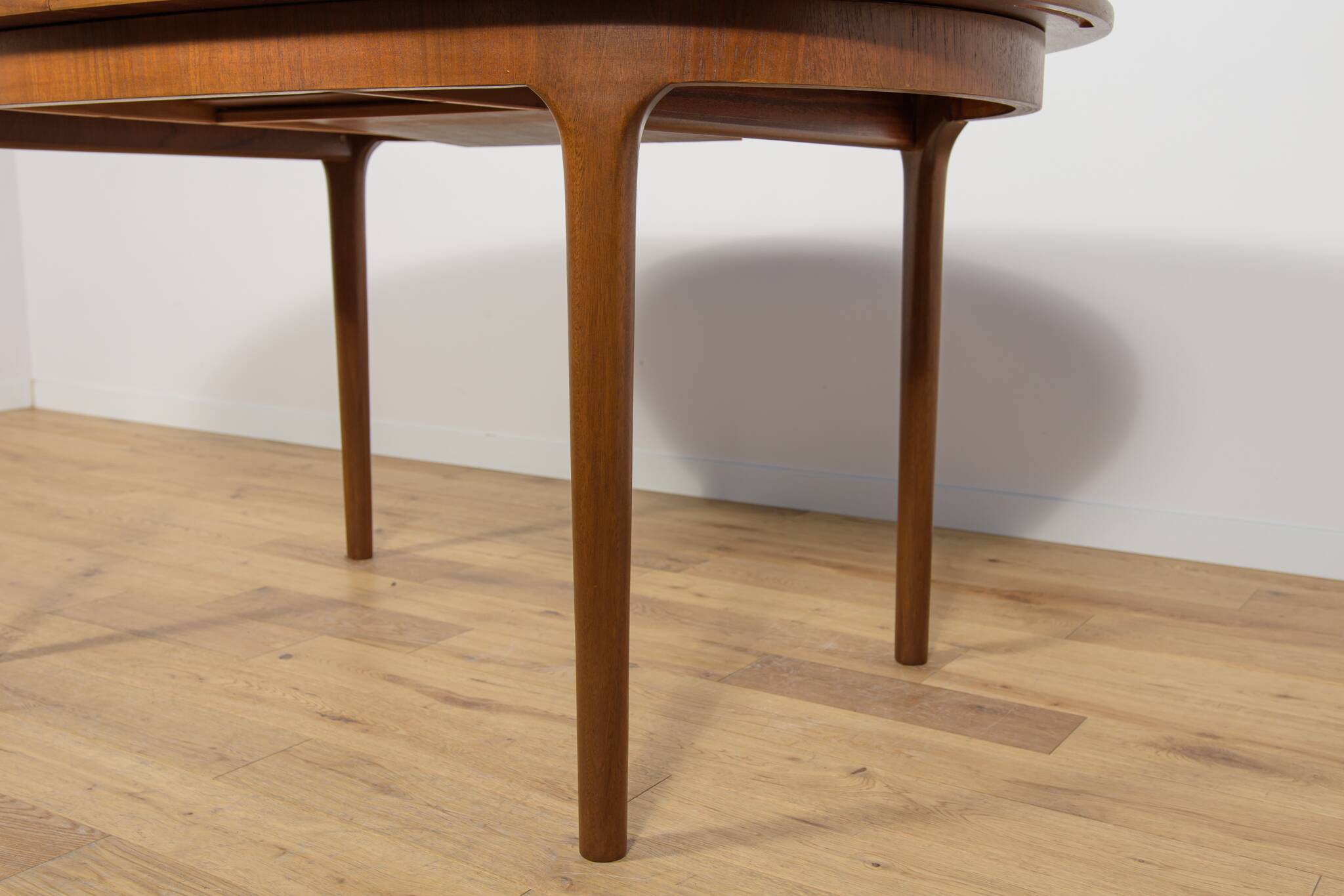 Mid-Century Oval Extendable Teak Dining Table from McIntosh, 1960s