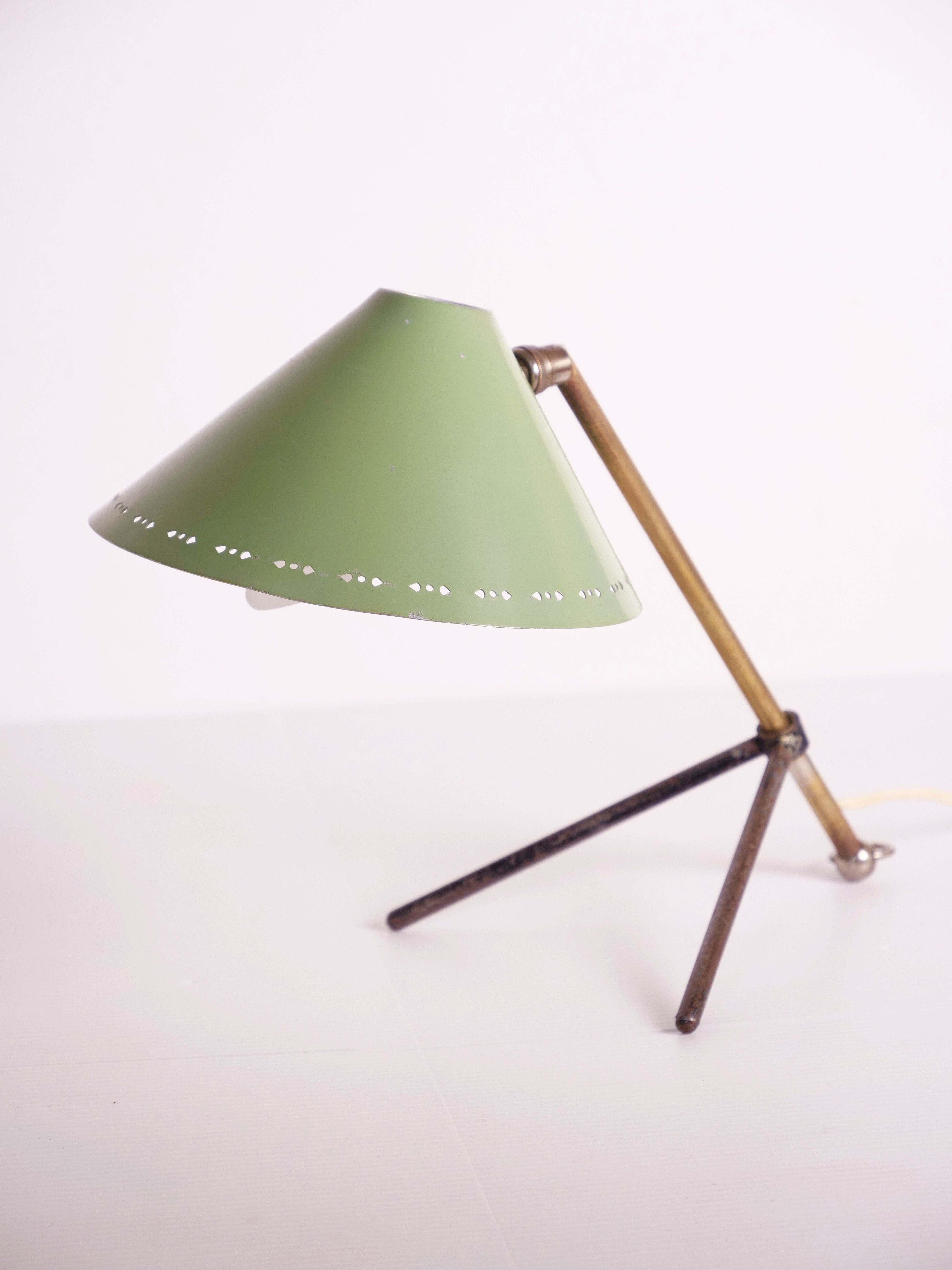 Lampe cocotte pinocchio laiton et acier laqué vert
