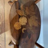 Pedestal table