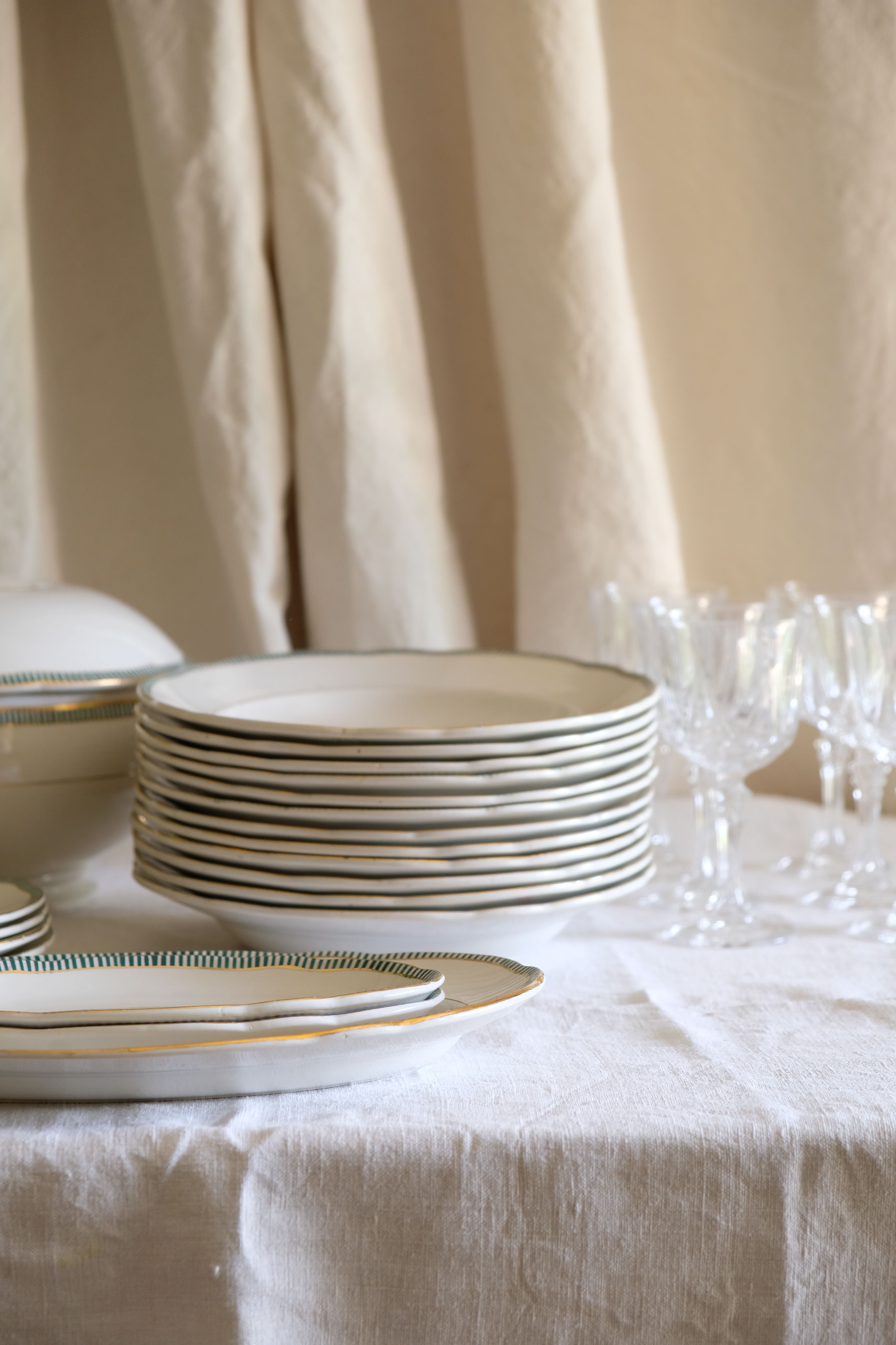 Set of 12 porcelain soup plates collection ''Juan'' Sarreguemine Digoin 1950