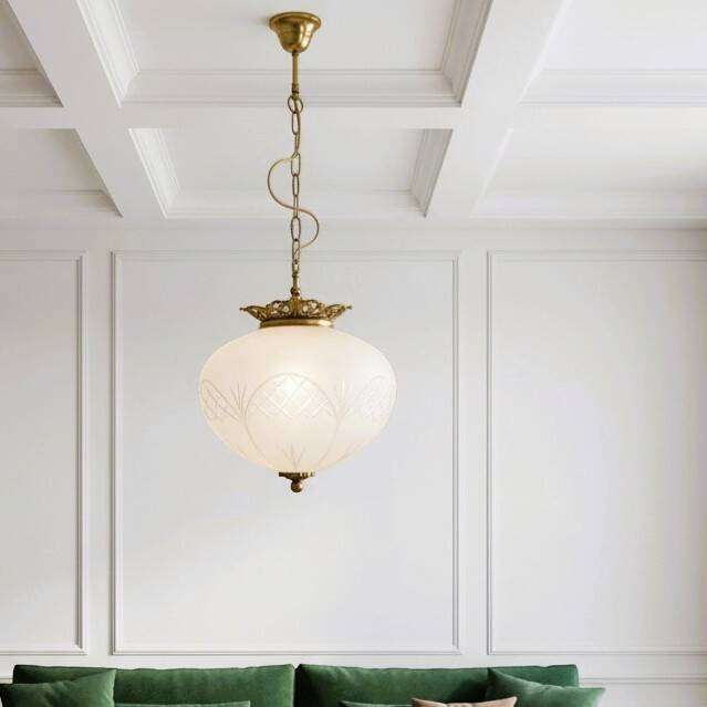 Regency glas pendant with ornate brass crown