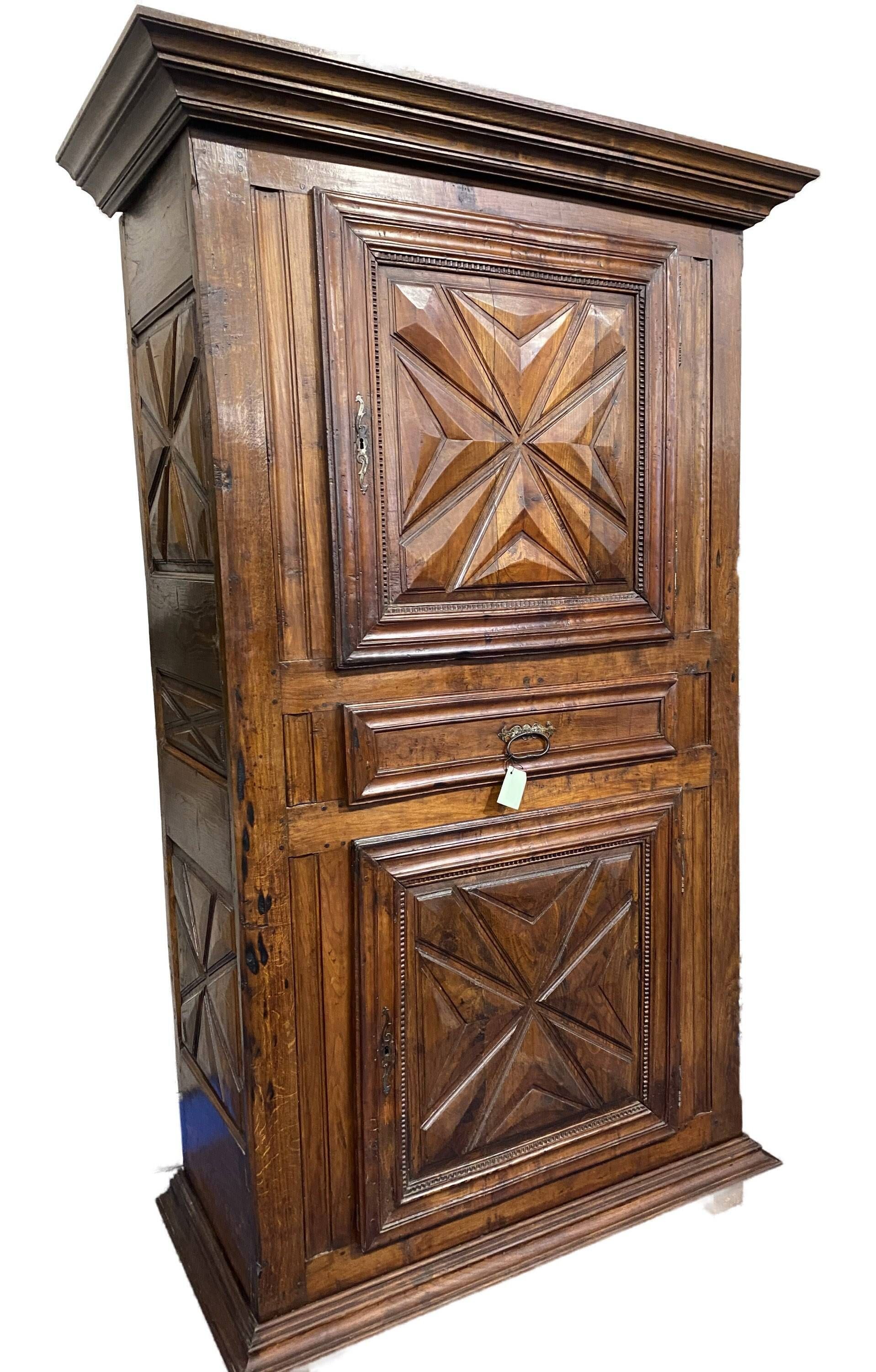 Louis XIII oak wardrobe, diamond points, 17th century