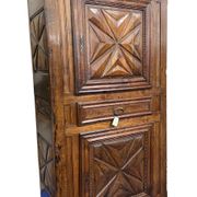 Armoire Louis XIII en chêne massif, pointes de diamant, XVIIe siècle