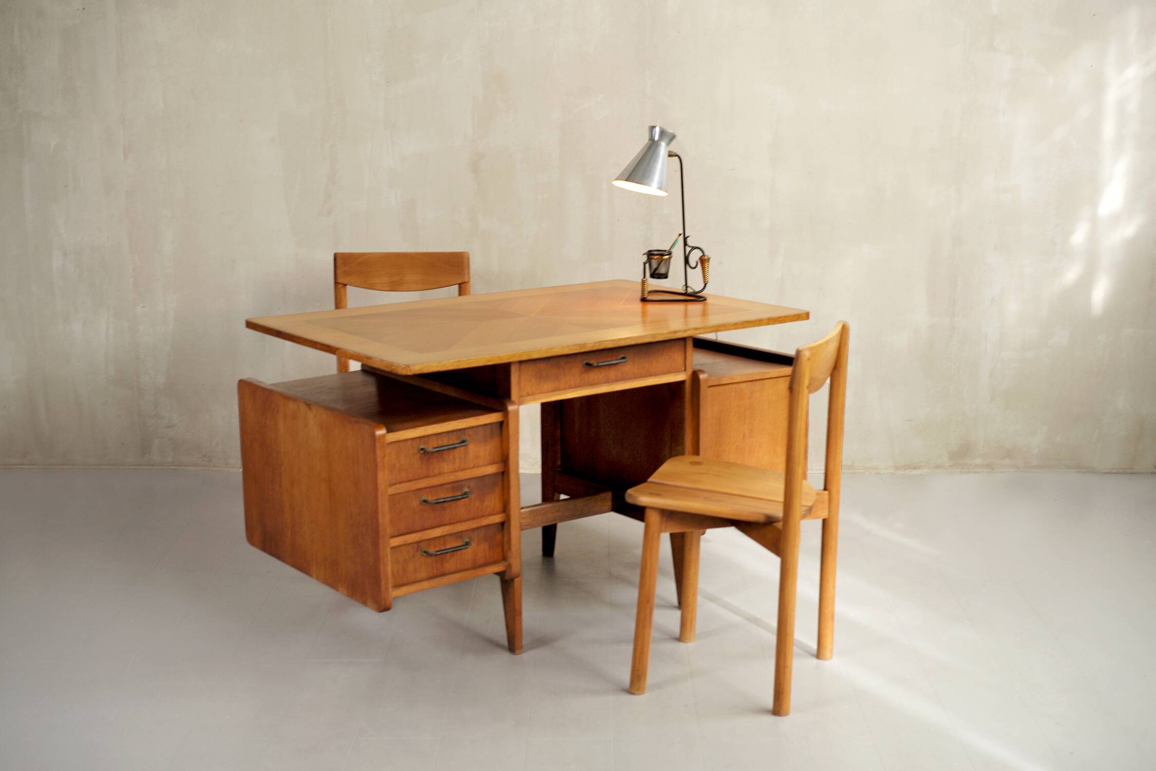 Bureau double à poignées gainées, France 1950